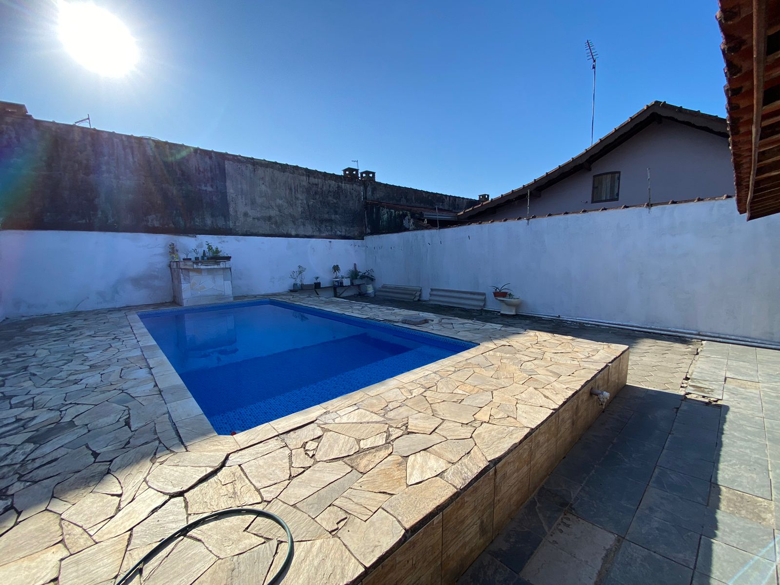 CASA COM PISCINA LADO PRAIA - ITANHAÉM/SP - 1000 M DO MAR - foto 6