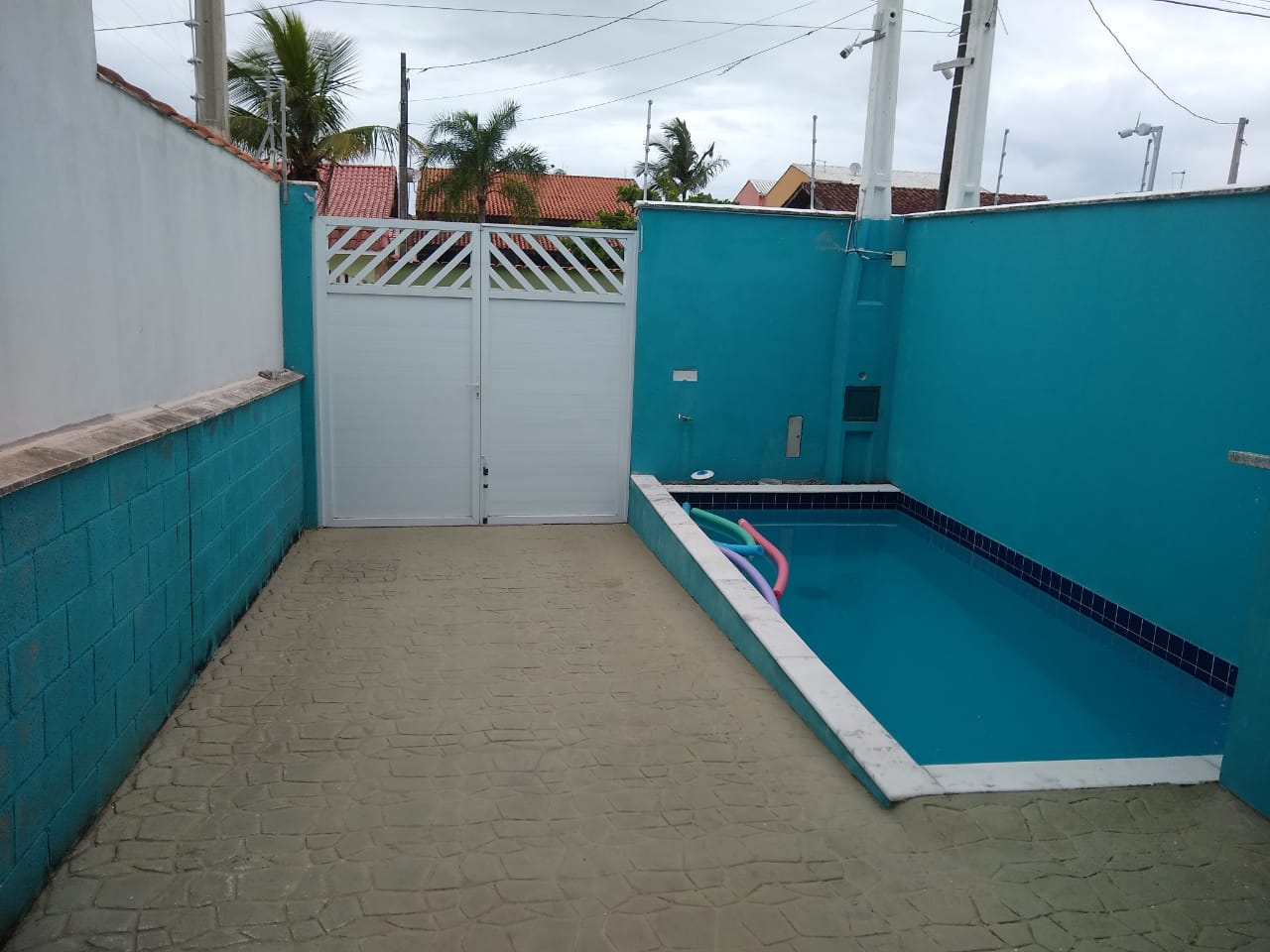 CASA NO BAIRRO GAIVOTA - LADO PRAIA À 300 M DO MAR - ITANHAÉM/SP