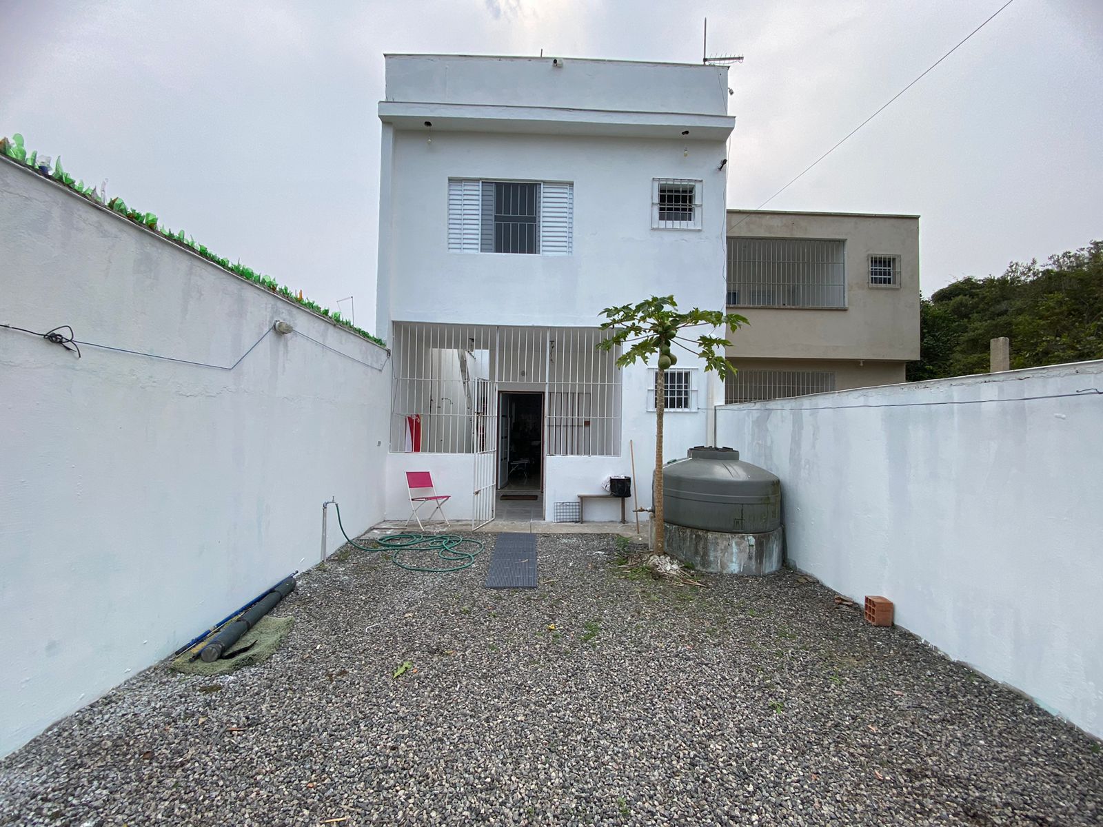 CASA NO JARDIM MARAMBÁ 2 - LADO MORRO À 300 M DA RODOVIA - ITANHAÉM/SP