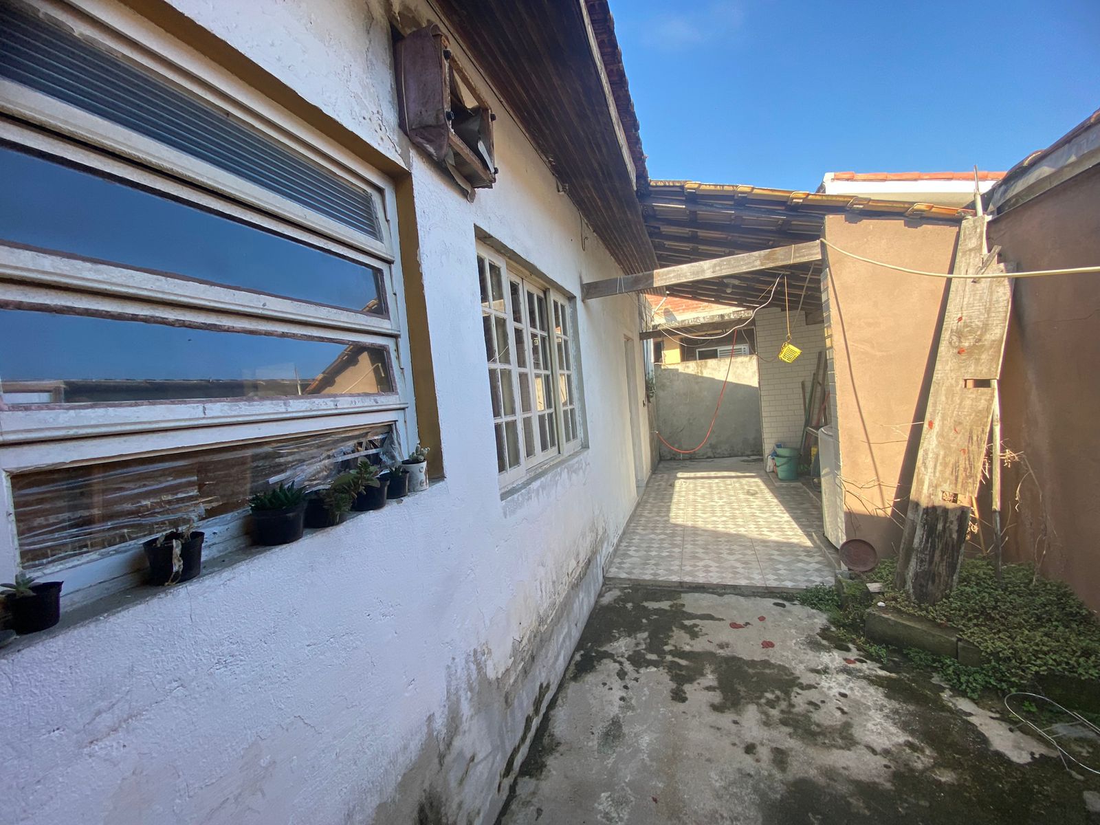 CASA COM FRENTE COMERCIAL - LADO PRAIA À 400 M DO MAR - ITANHAÉM/SP - foto 2