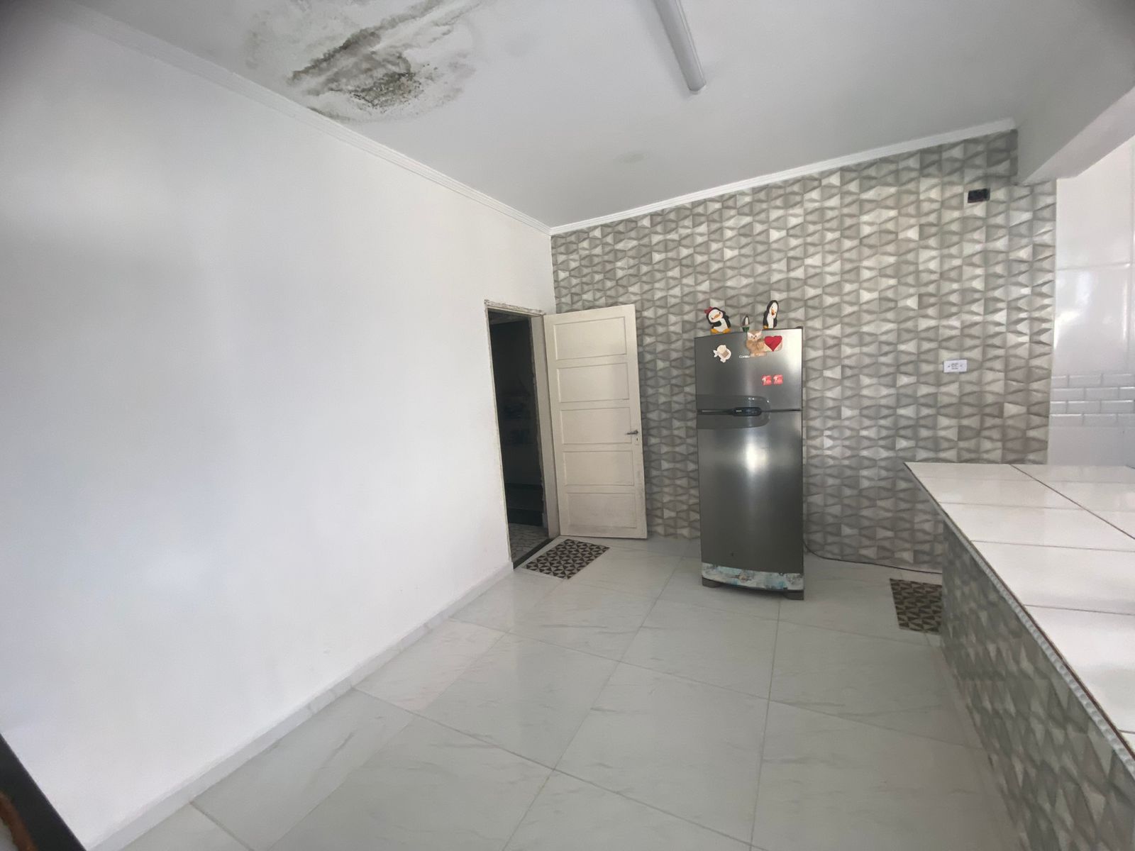 CASA COM FRENTE COMERCIAL - LADO PRAIA À 400 M DO MAR - ITANHAÉM/SP - foto 3