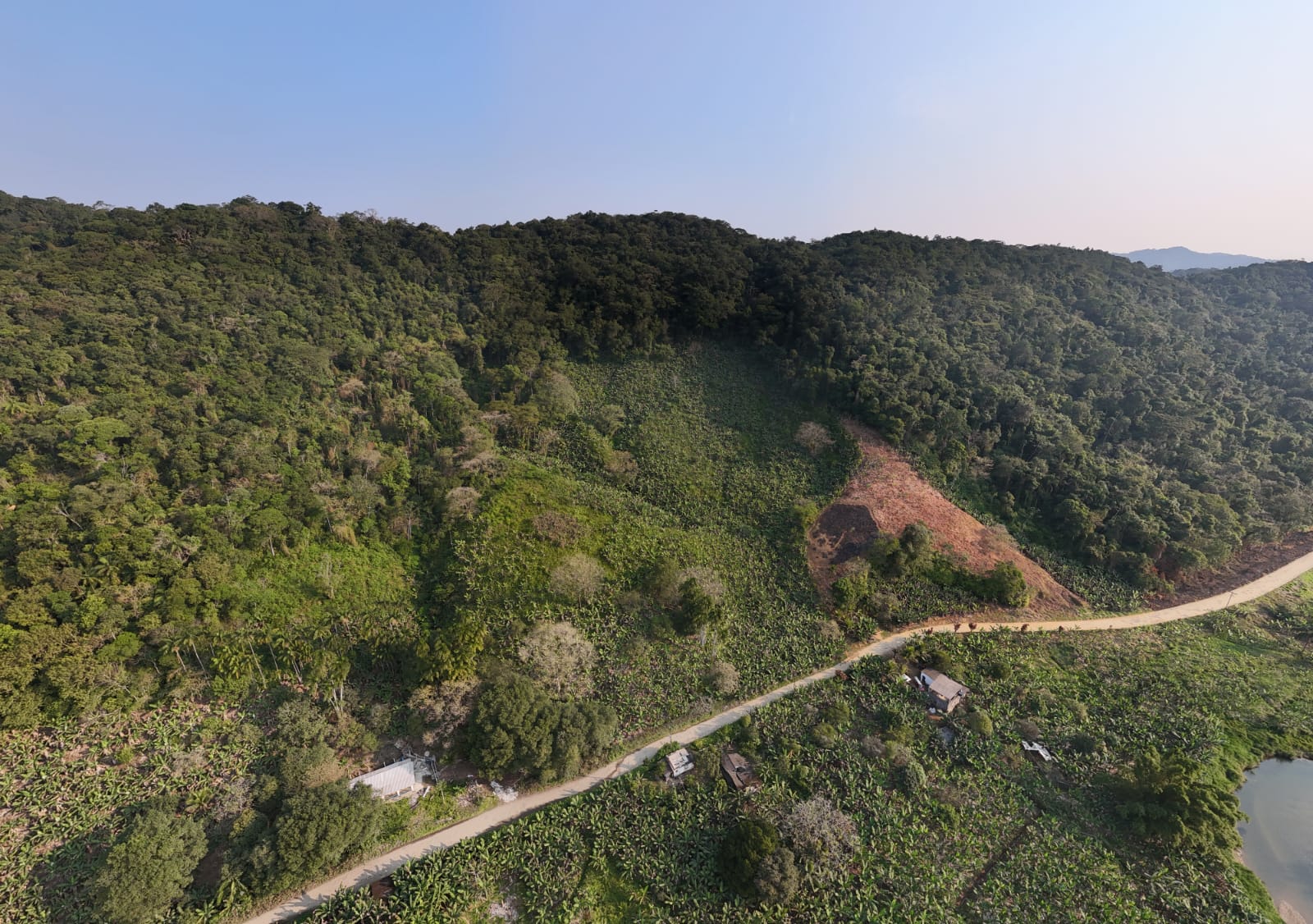 FAZENDA NO BAIRRO MAMBU - LADO MORRO À 4 KM DA RODOVIA - ITANHAÉM/SP - foto 21