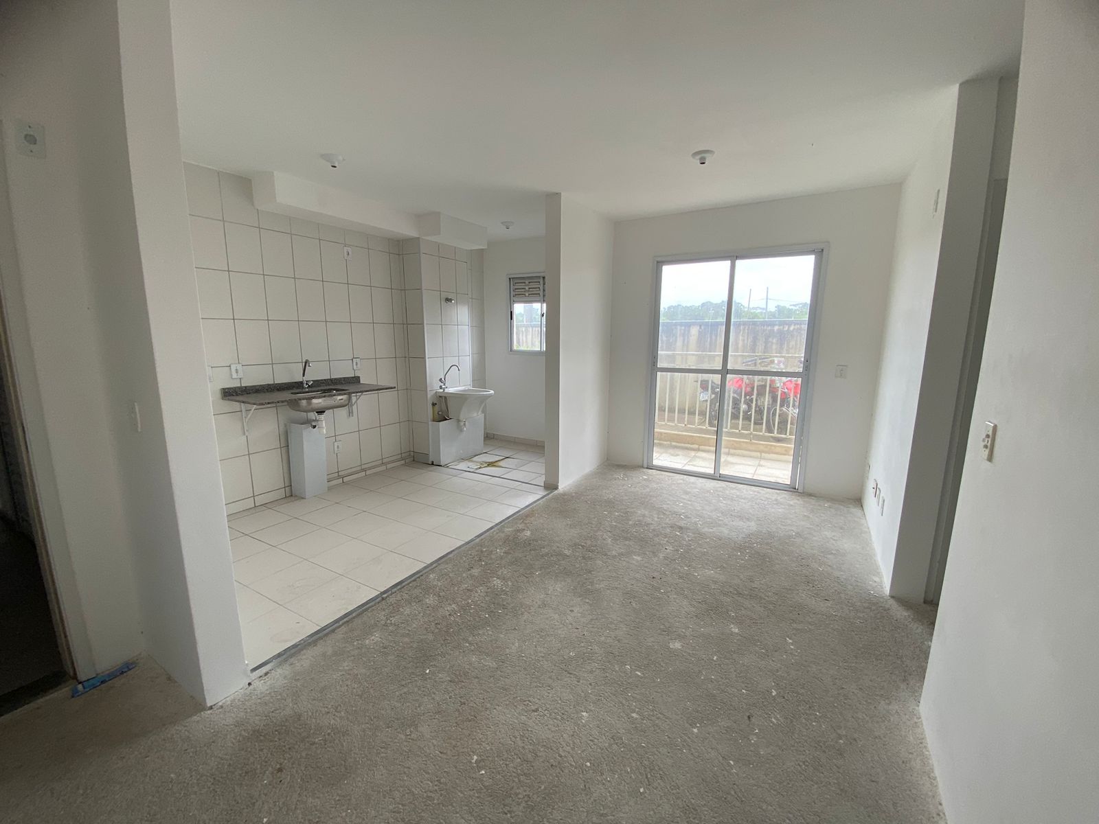 APARTAMENTO NO SAVOY - LADO MORRO À 1200 DA RODOVIA - ITANHAÉM/SP