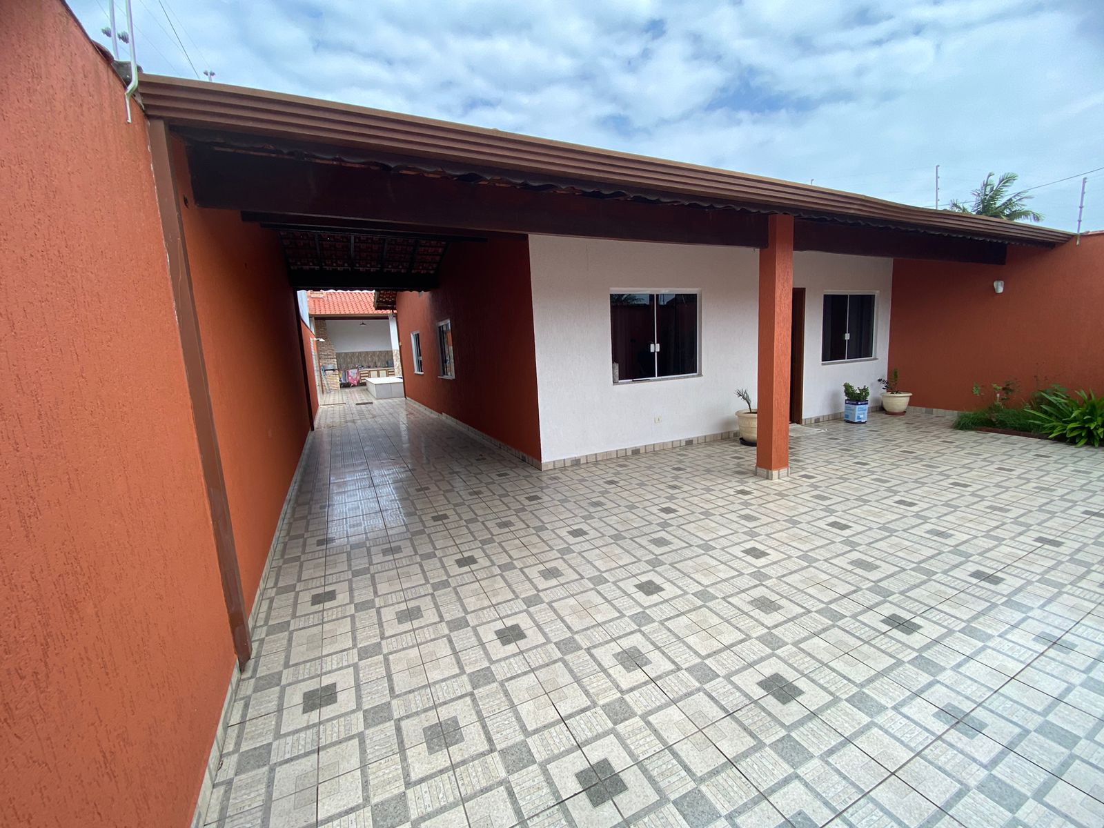CASA NO BALNÉARIO GAIVOTA - LADO PRAIA À 800 METROS DO MAR - ITANHAÉM/SP