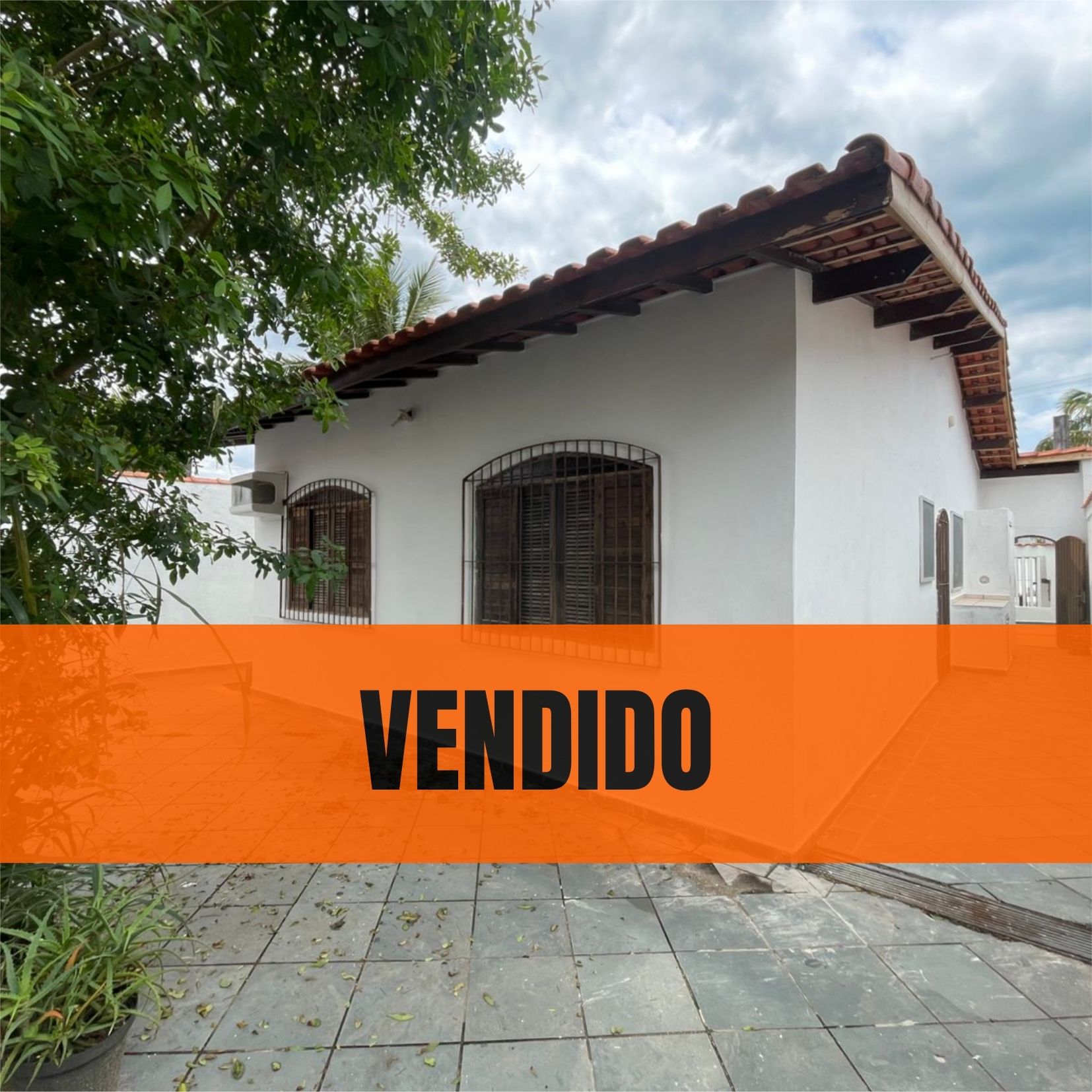 CASA NO BALNEÁRIO GAIVOTA - LADO PRAIA À 200 METROS DO MAR - ITANHAÉM/SP