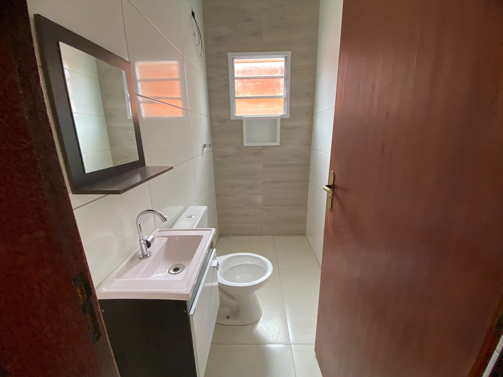 CASA NO JARDIM SUARÃO - LADO MORRO À 900 METROS DA PRAIA - ITANHAÉM/SP - foto 4
