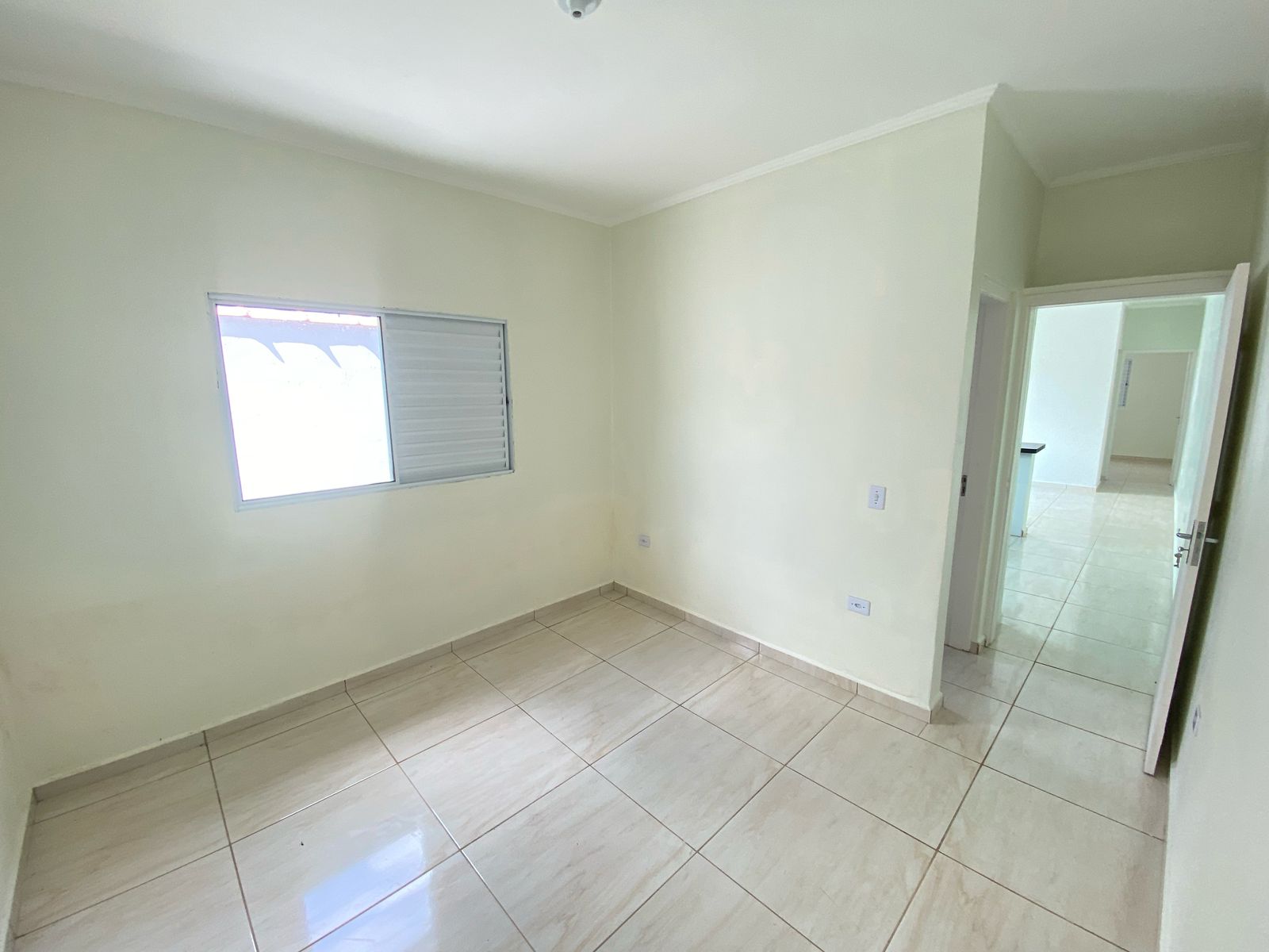CASA NO JARDIM LUIZAMAR MIRIM - LADO MORRO À 70 METROS DA RODOVIA - ITANHAÉM/SP  - foto 4