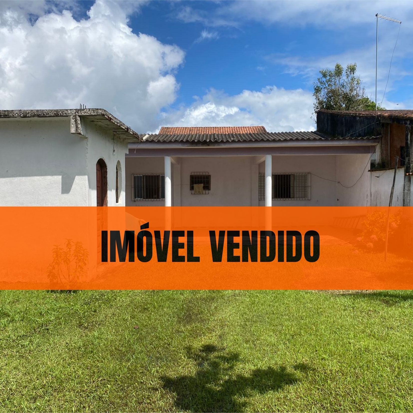 CASA NO BALNEÁRIO GAIVOTA - LADO MORRO À 50 METROS DA RODOVIA - ITANHAÉM/SP
