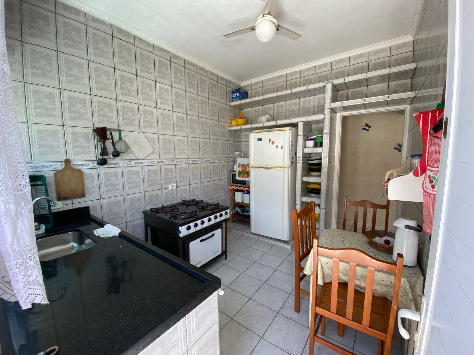 CASA NO BALNEÁRIO GAIVOTA -LADO PRAIA À 120 METROS - ITANHAÉM/SP - foto 2