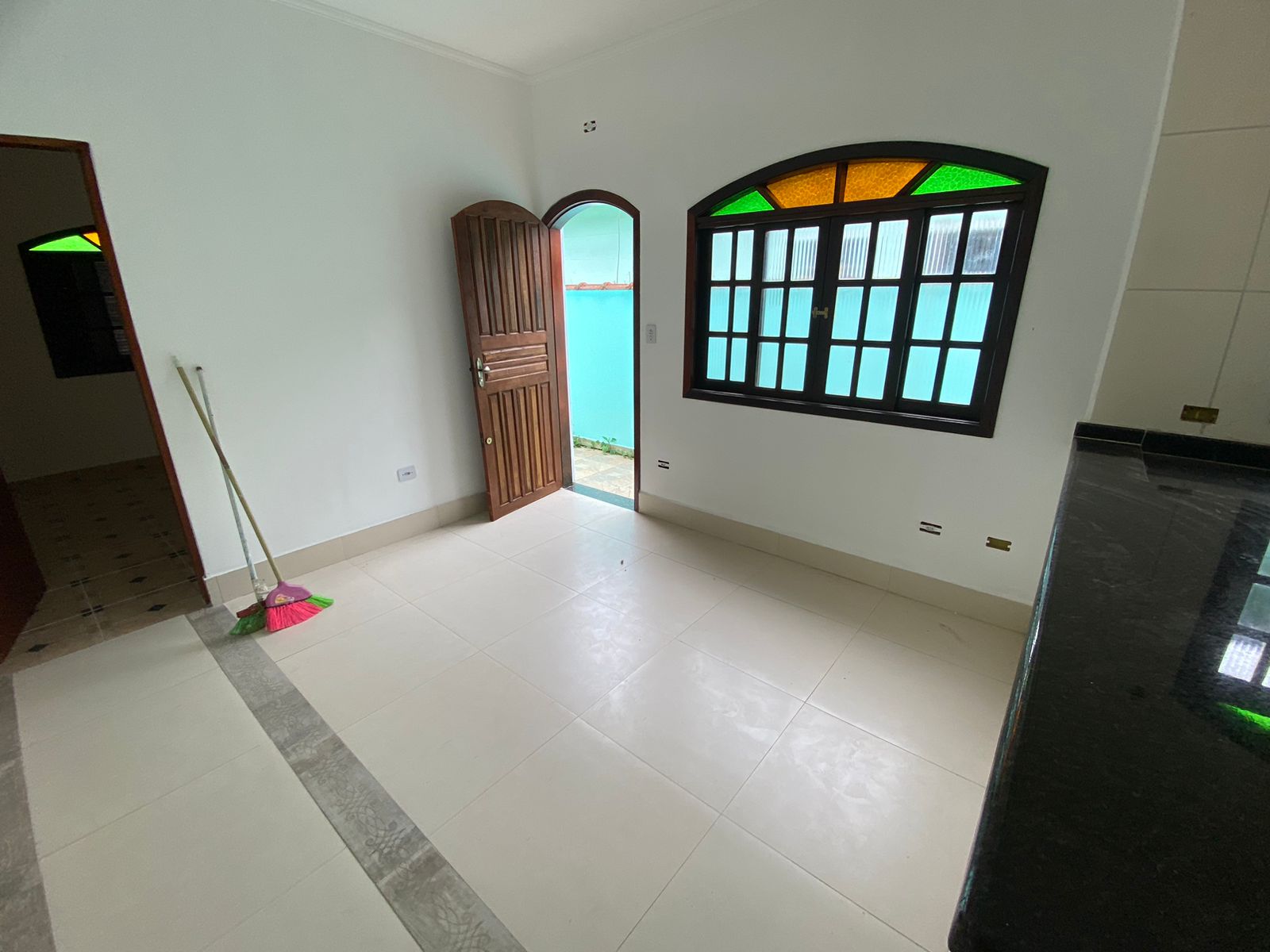 CASA NO JARDIM MAGALHÃES - LADO MORRO À 800 METROS DA RODOVIA - ITANHAÉM/SP - foto 3