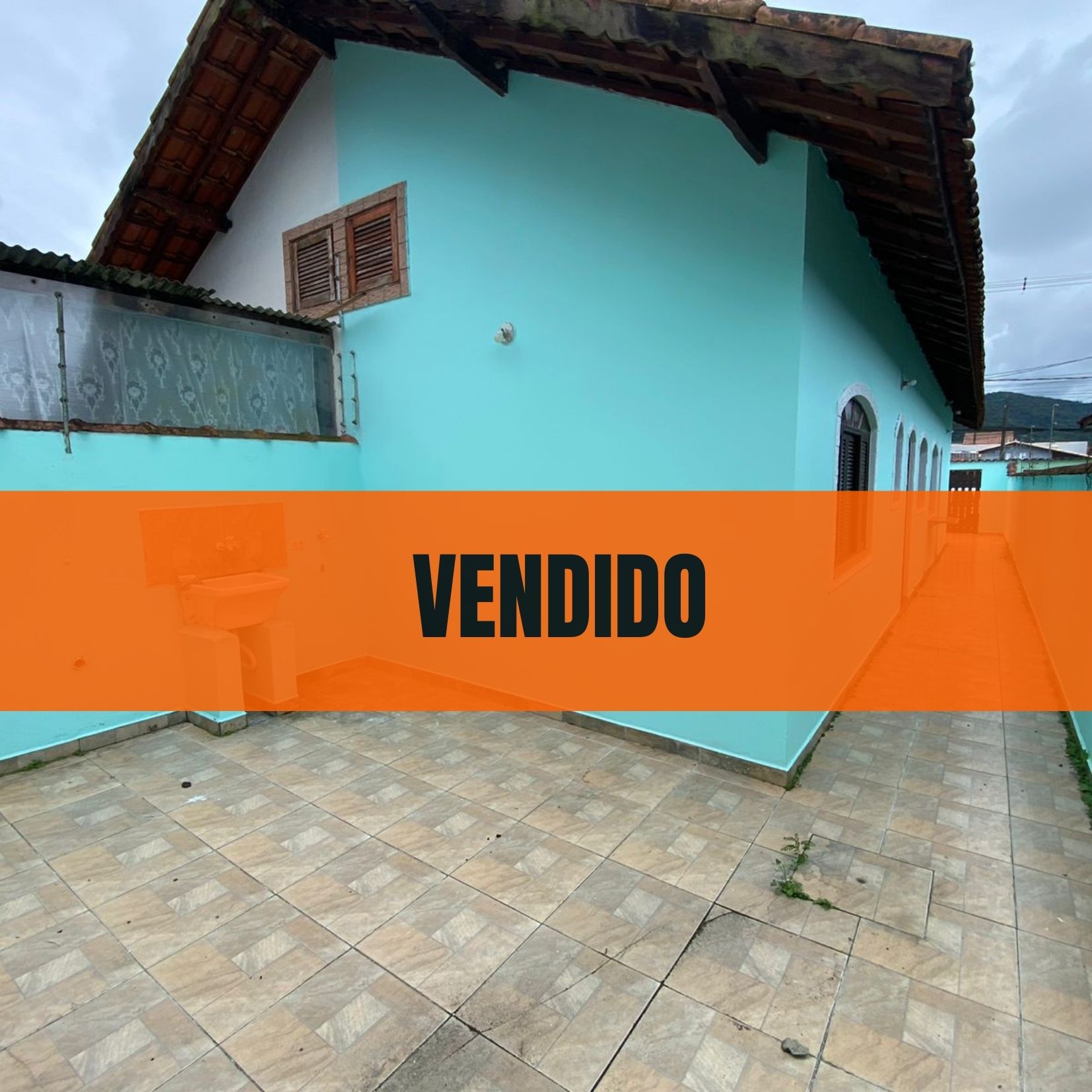 CASA NO JARDIM MAGALHÃES - LADO MORRO À 800 METROS DA RODOVIA - ITANHAÉM/SP