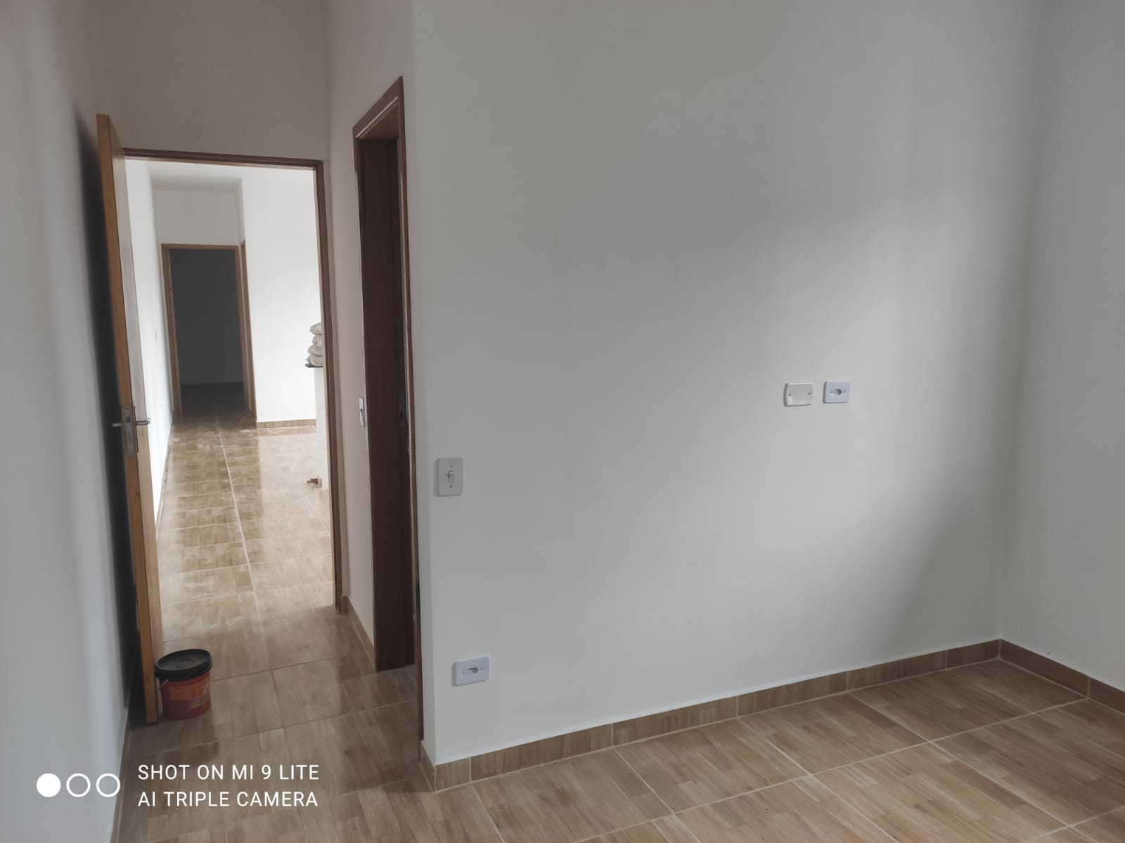 CASA NO BAIRRO NOVA ITANHAÉM - LADO MORRO A 1800 METROS DA PISTA - ITANHAÉM/SP - foto 4
