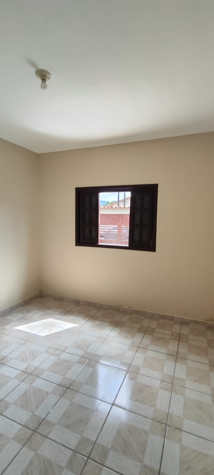 CASA NO BAIRRO NOVA ITANHAÉM -  LADO MORRO À 700 METROS DA RODOVIA - ITANHAÉM/SP - foto 9