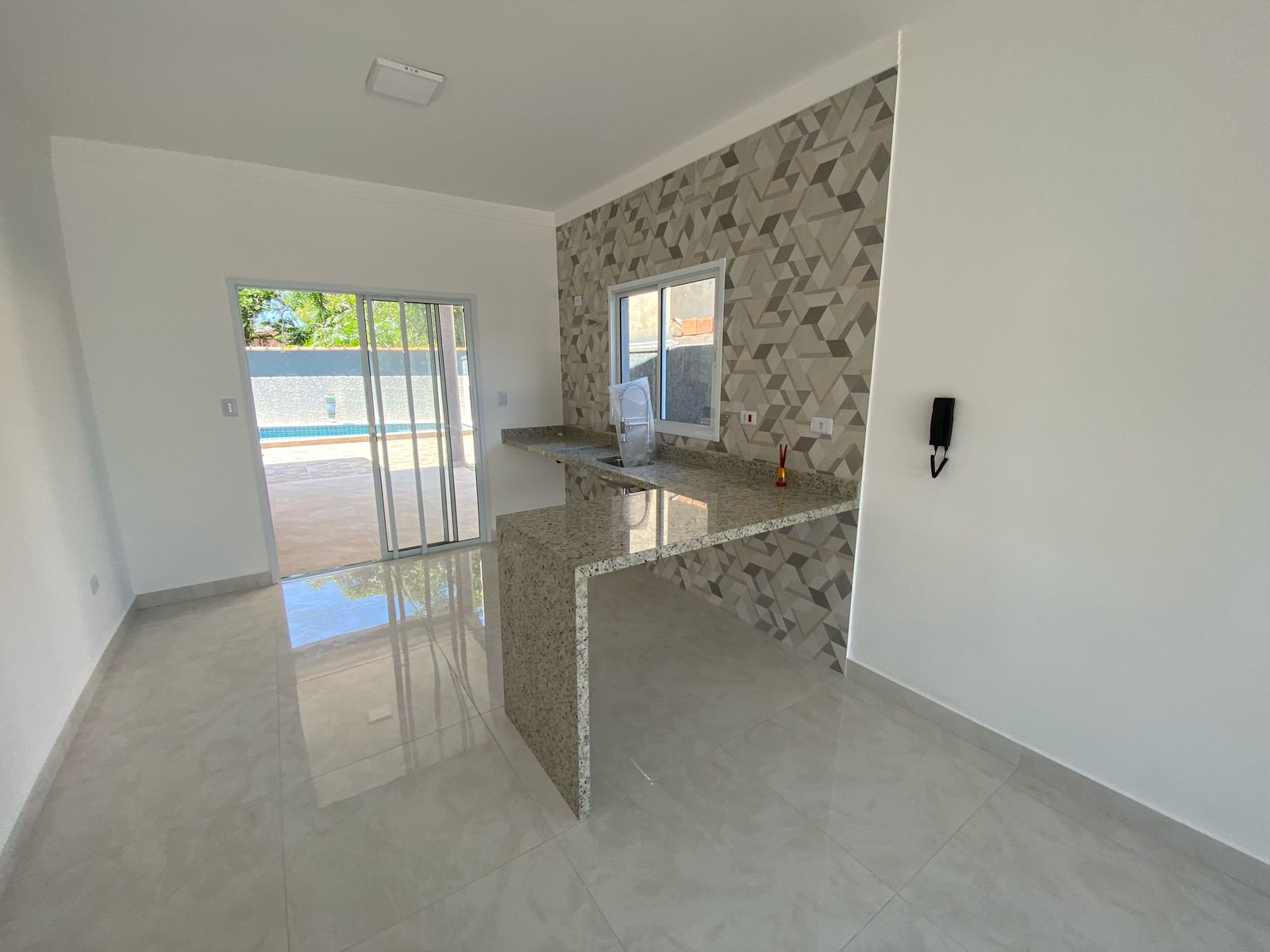 CASA NO JARDIM DAS PALMEIRAS - LADO PRAIA À 600 METROS DO MAR - ITANHAÉM/SP  - foto 2