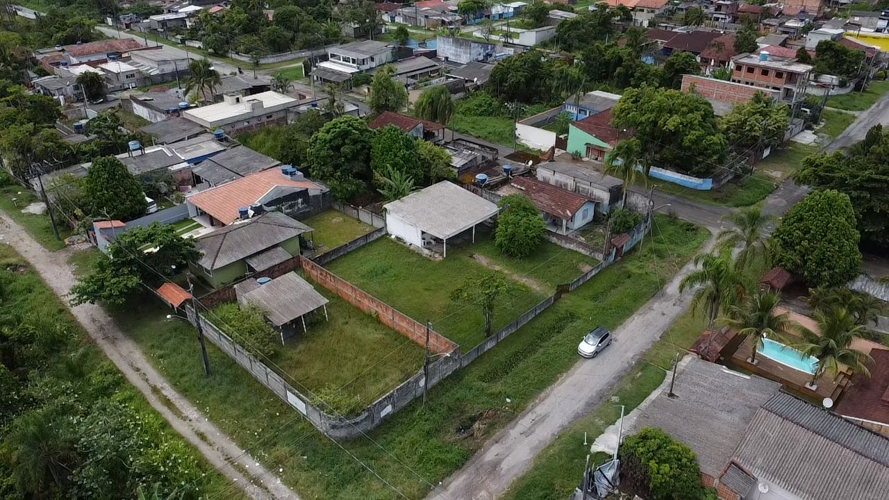 CASA NO BAIRRO LUIZAMAR MIRIM - ITANHAÉM / SP - LADO MORRO - 500 METROS DA PISTA - foto 7