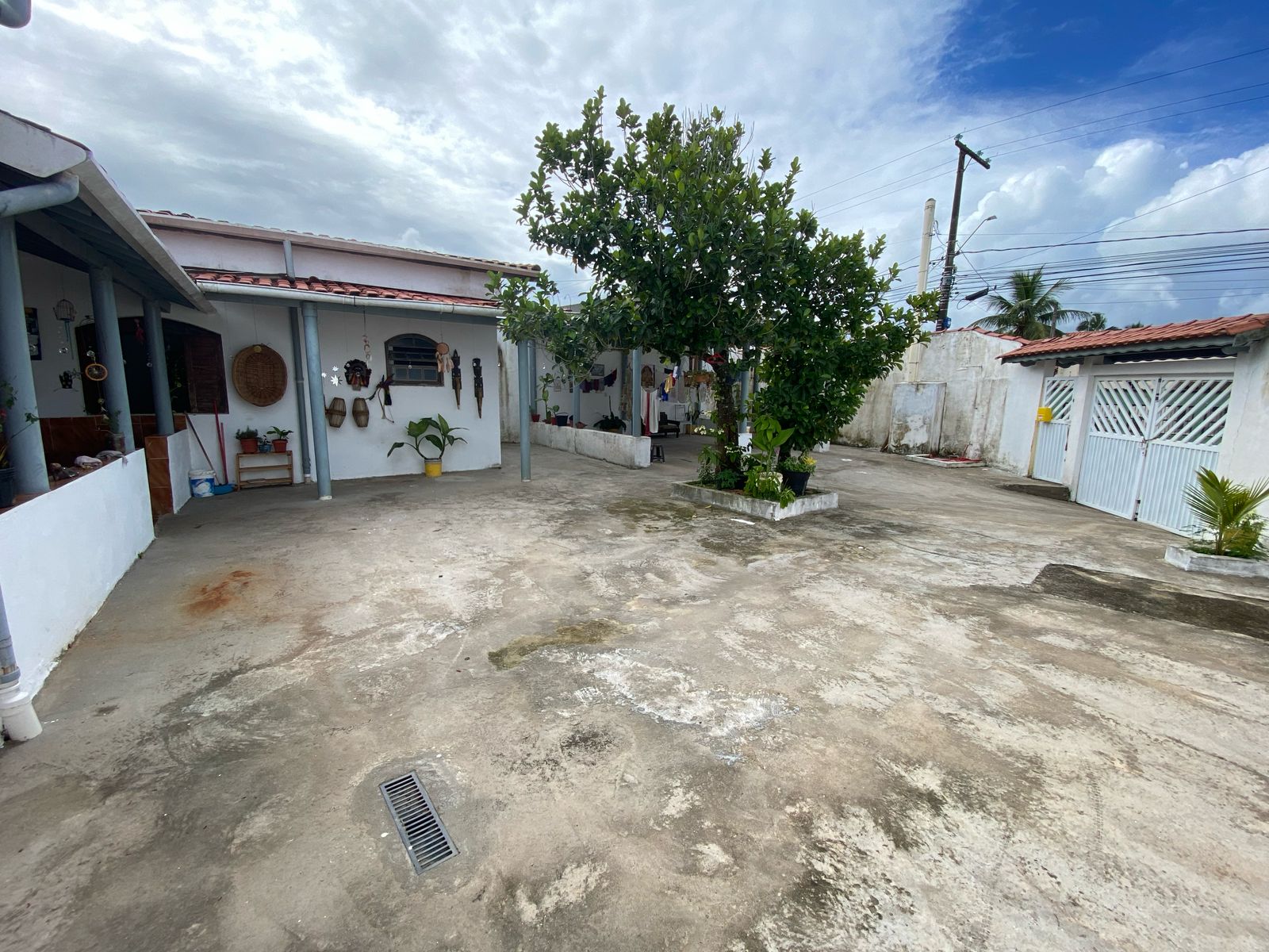CASA NO BALNEÁRIO GAIVOTA / ITANHAÉM -SP - LADO PRAIA - 700 METROS DA PRAIA