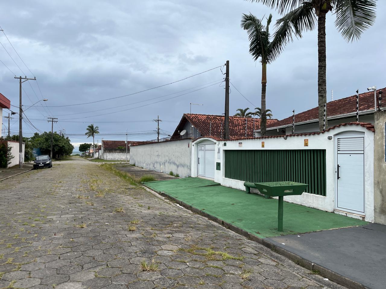 CASA NO BAIRRO SUARÃO - ITANHAEM /SP - LADO PRAIA - 200 METROS DA PRAIA - foto 2