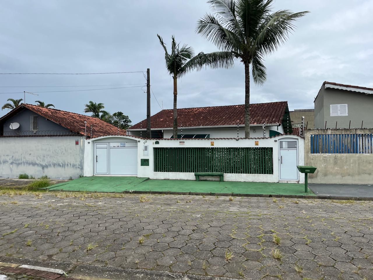 CASA NO BAIRRO SUARÃO - ITANHAEM /SP - LADO PRAIA - 200 METROS DA PRAIA - foto 3