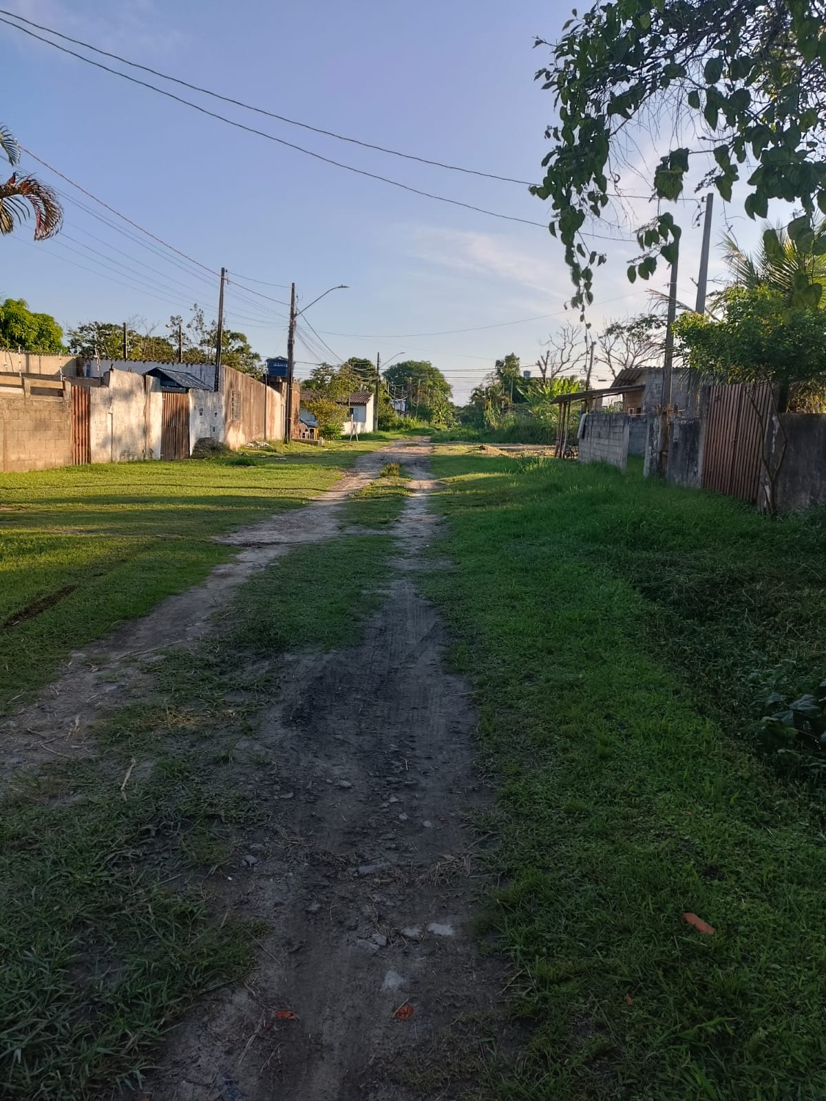 TERRENO NO BALNEÁRIO GAIVOTA - ITANHAÉM /SP - LADO MORRO - 700 METROS DA RODOVIA - foto 2