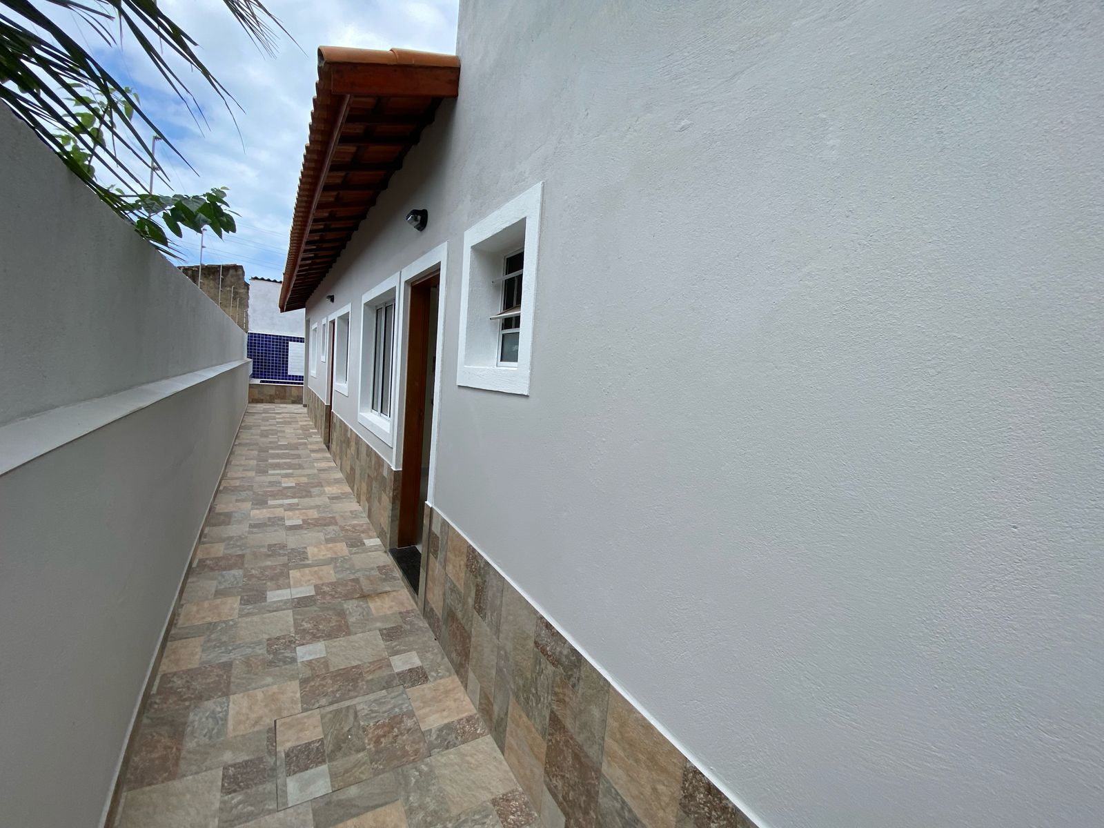 CASAS NOVAS NO JARDIM SUARÃO - ITANHAÉM / SP - LADO MORRO - 100 METROS DA PISTA - foto 6