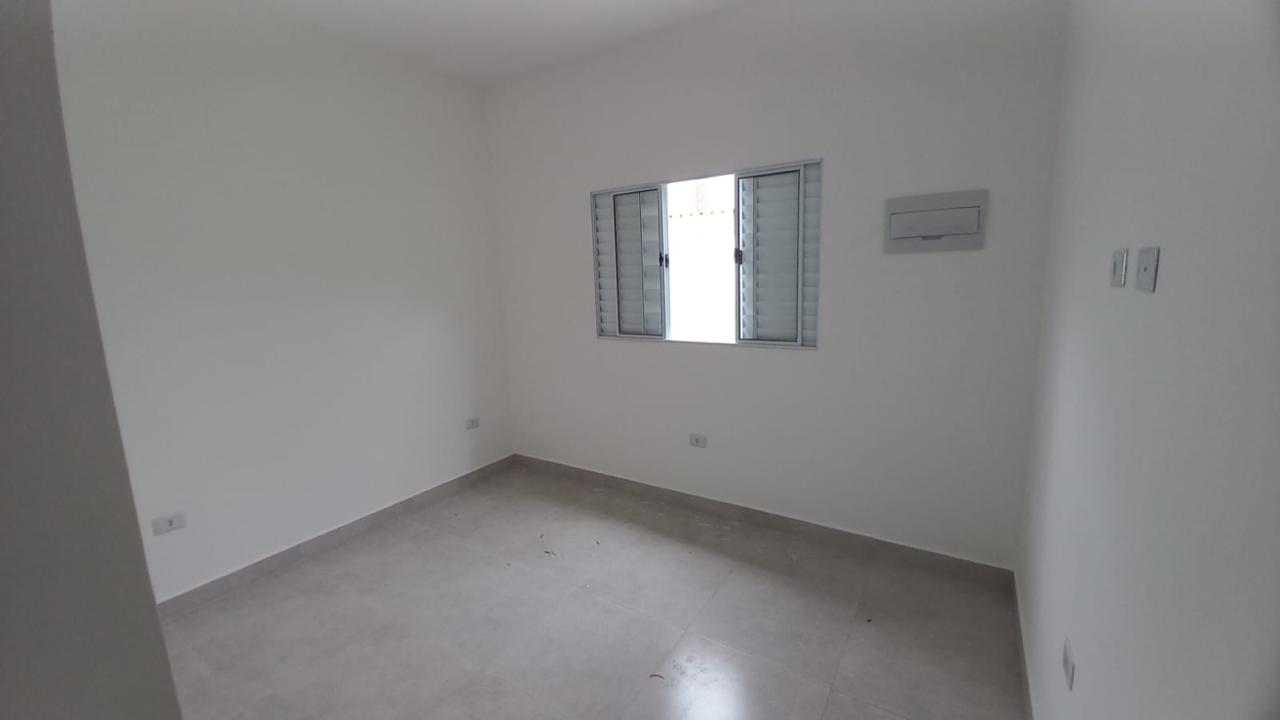 CASAS NO BALNÉARIO COPACABANA - MONGAGUÁ/SP - LADO MORRO - 600 METROS DA PISTA - foto 6