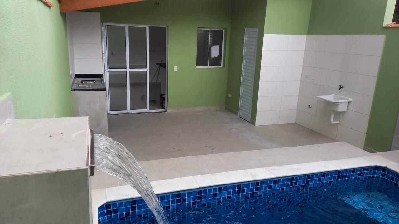 CASAS NO BALNÉARIO COPACABANA - MONGAGUÁ/SP - LADO MORRO - 600 METROS DA PISTA - foto 8