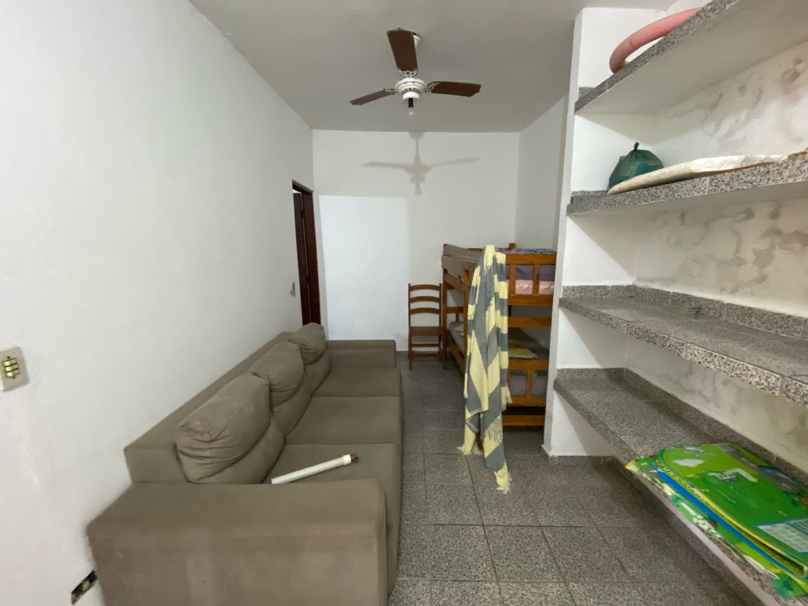 CASA NO BALNEÁRIO GAIVOTA - ITANHAÉM/SP - LADO PRAIA - 300 METROS DA PRAIA. - foto 9