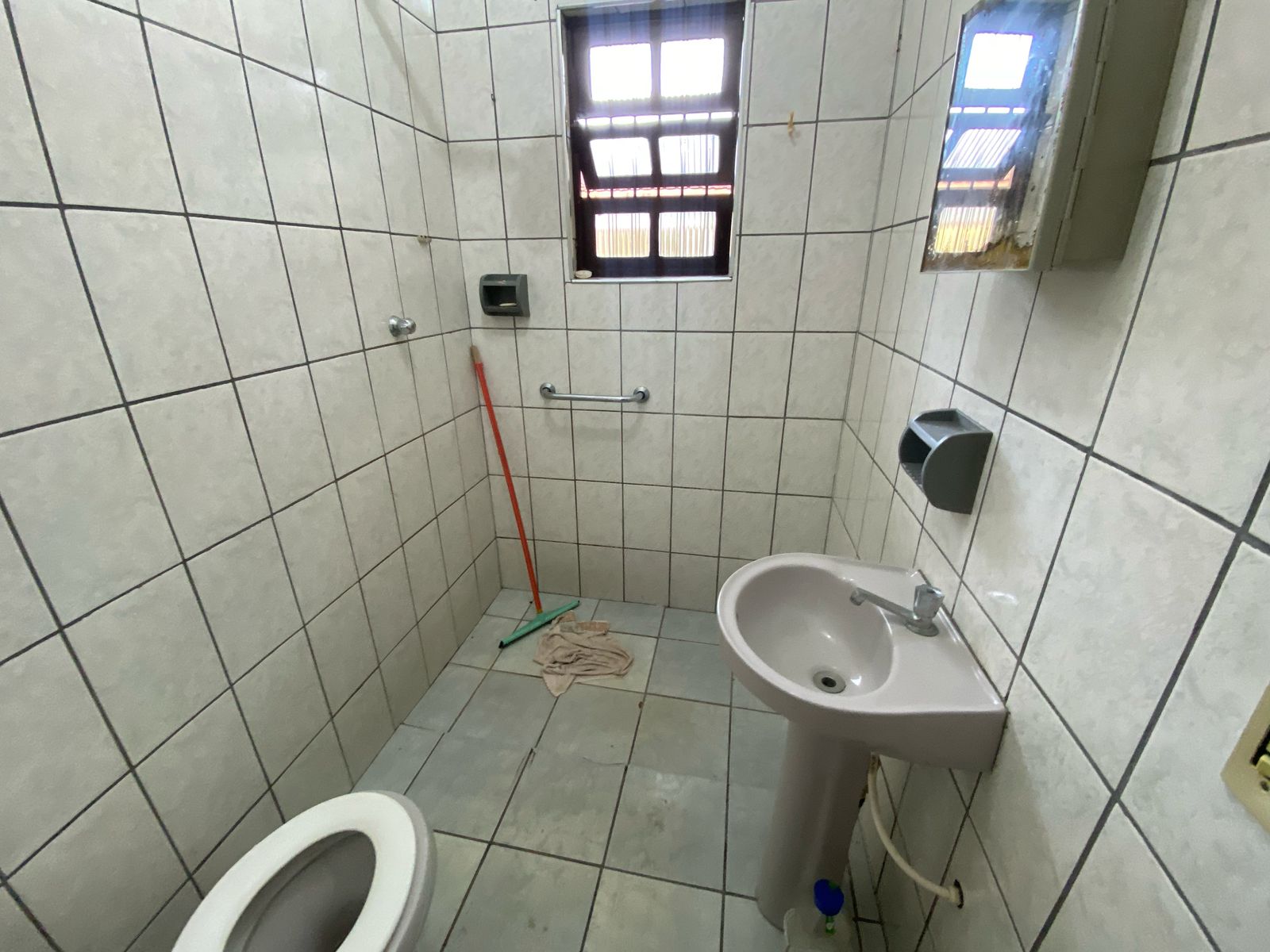 CASA NO BALNEÁRIO GAIVOTA - ITANHAÉM/SP - LADO PRAIA - 300 METROS DA PRAIA. - foto 10