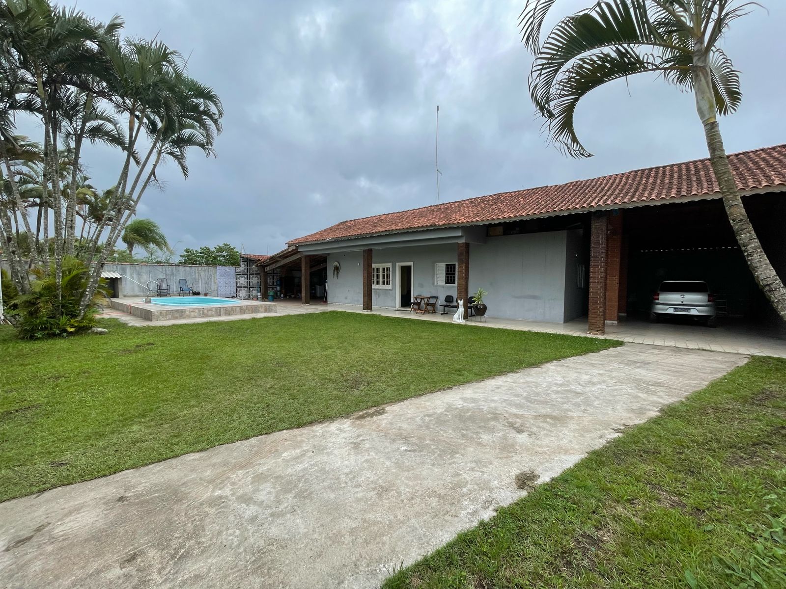 CASA NO BAIRRO PARANAPUAN - ITNHAÉM/SP - LADO PRAIA