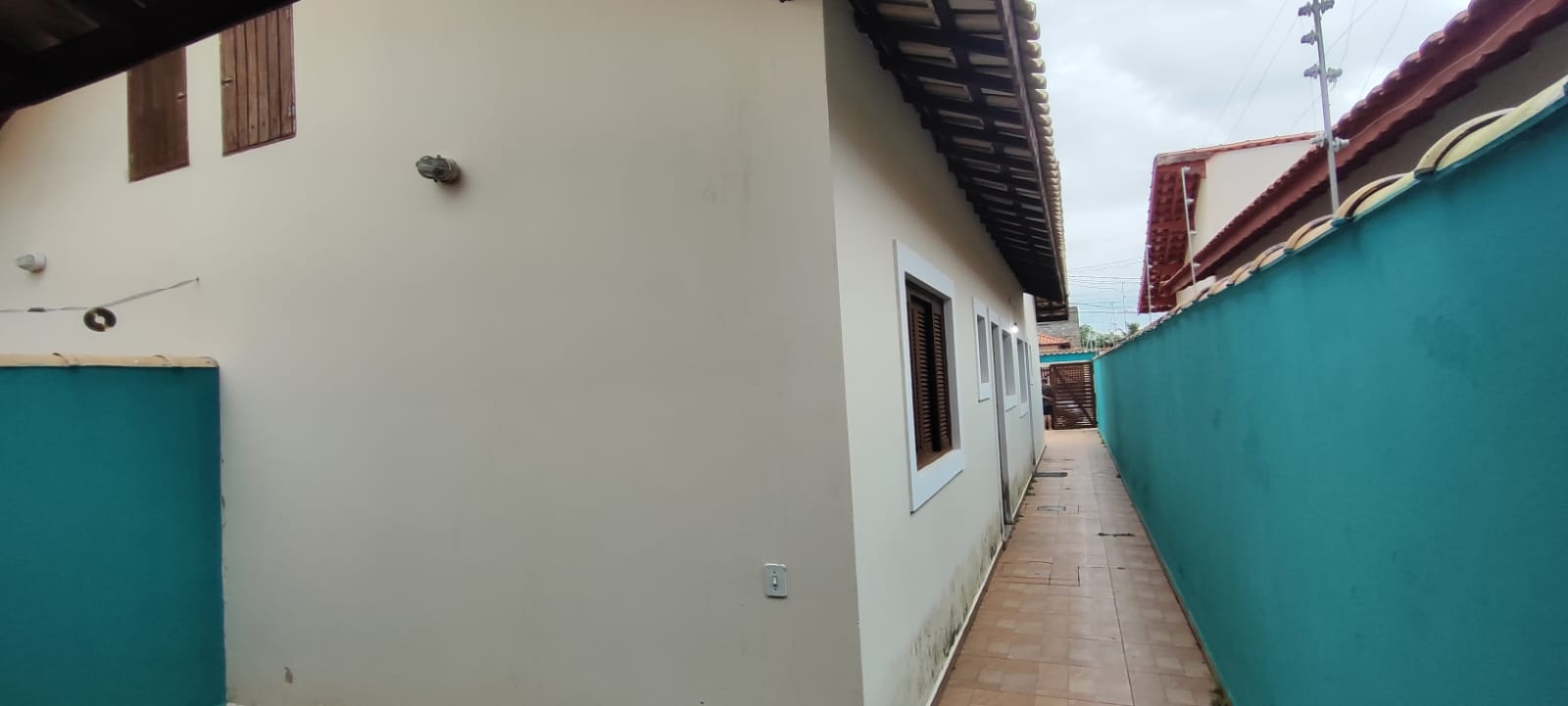 CASA NO JARDIM MAGALHÃES  - ITANHAÉM / SP - LADO MORRO - 800 METROS DA RODOVIA - foto 2