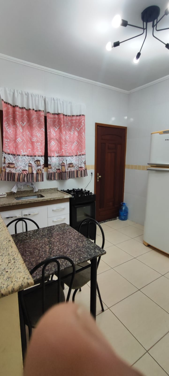 CASA NO JARDIM MAGALHÃES  - ITANHAÉM / SP - LADO MORRO - 800 METROS DA RODOVIA - foto 8