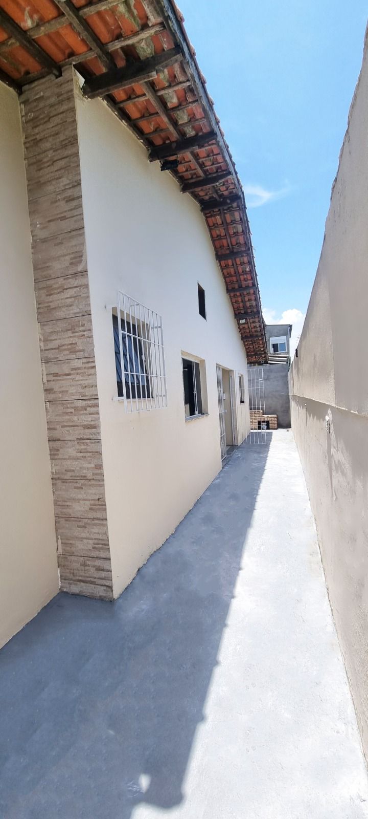 CASA NO BAIRRO SAM - MONGAGUÁ / SP - LADO MORRO À  700 METROS DA PISTA - foto 6