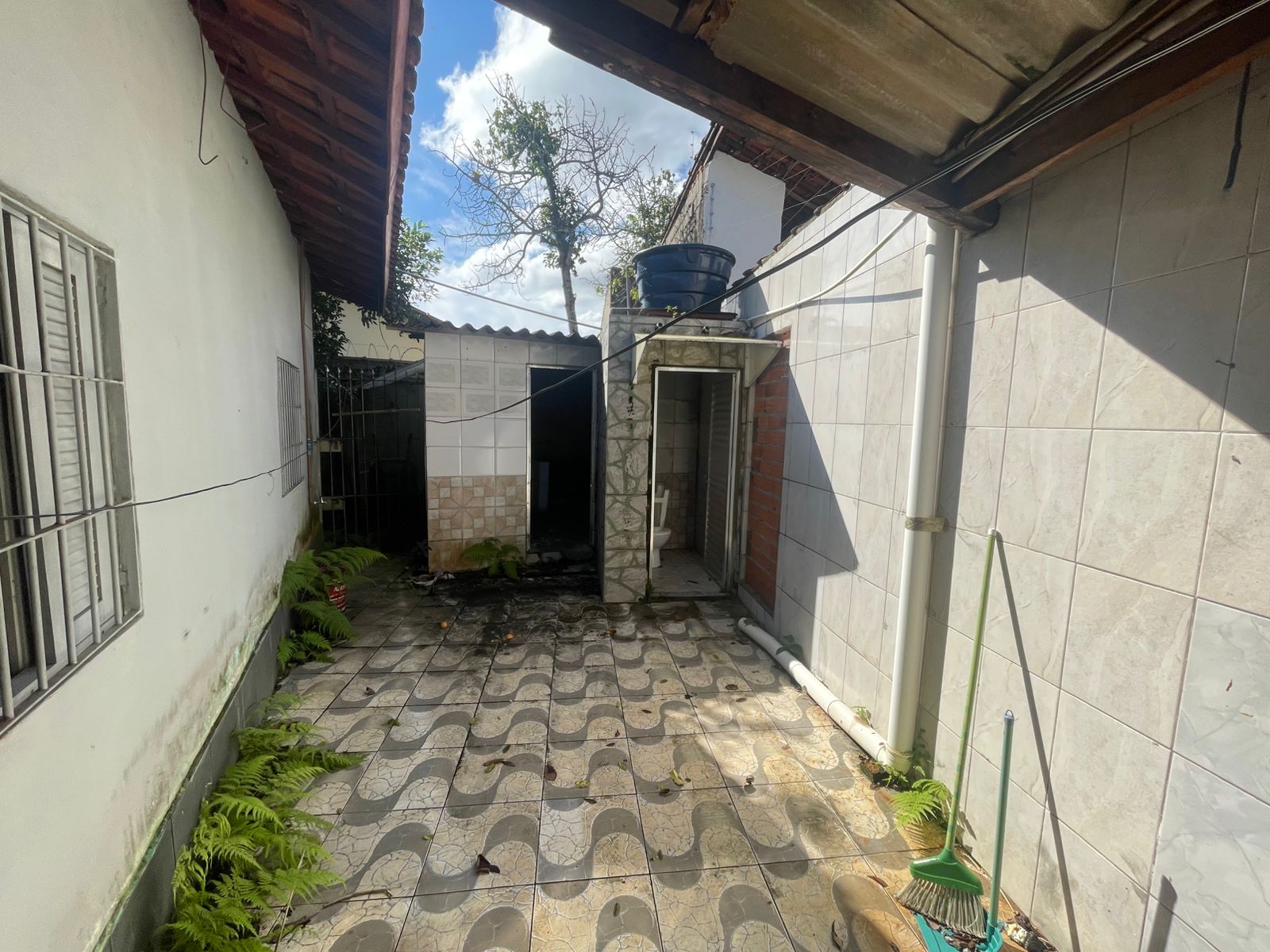 CASA NO JD. DAS PALMEIRAS 2 - ITANHAÉM / SÃO PAULO - LADO PRAIA À 900 METROS DA PRAIA - foto 14