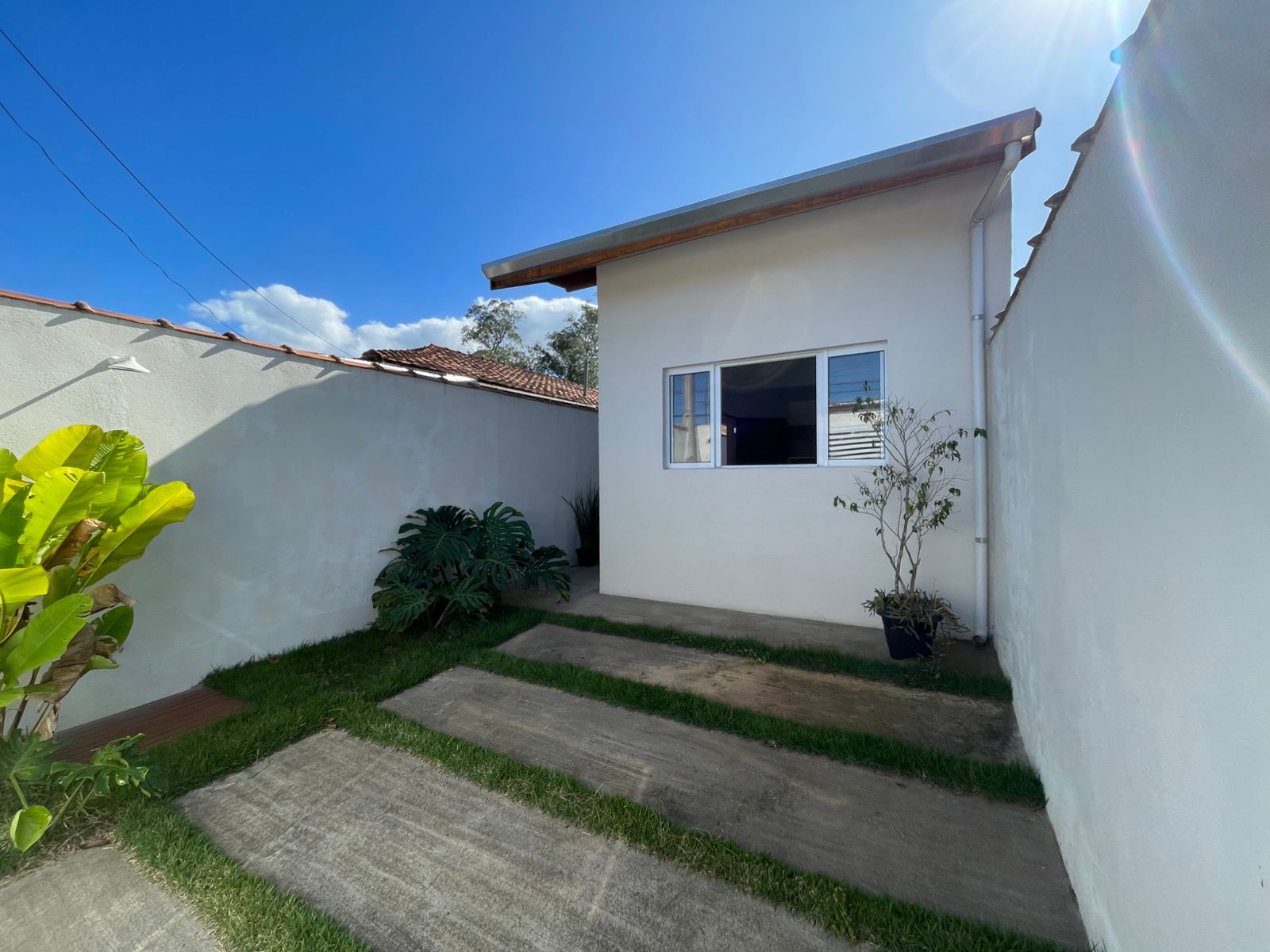 CASA NO JD. CORUMBÁ - ITANHAÉM / SP - LADO PRAIA (CENTRO) - 5 MINUTOS DO MAR