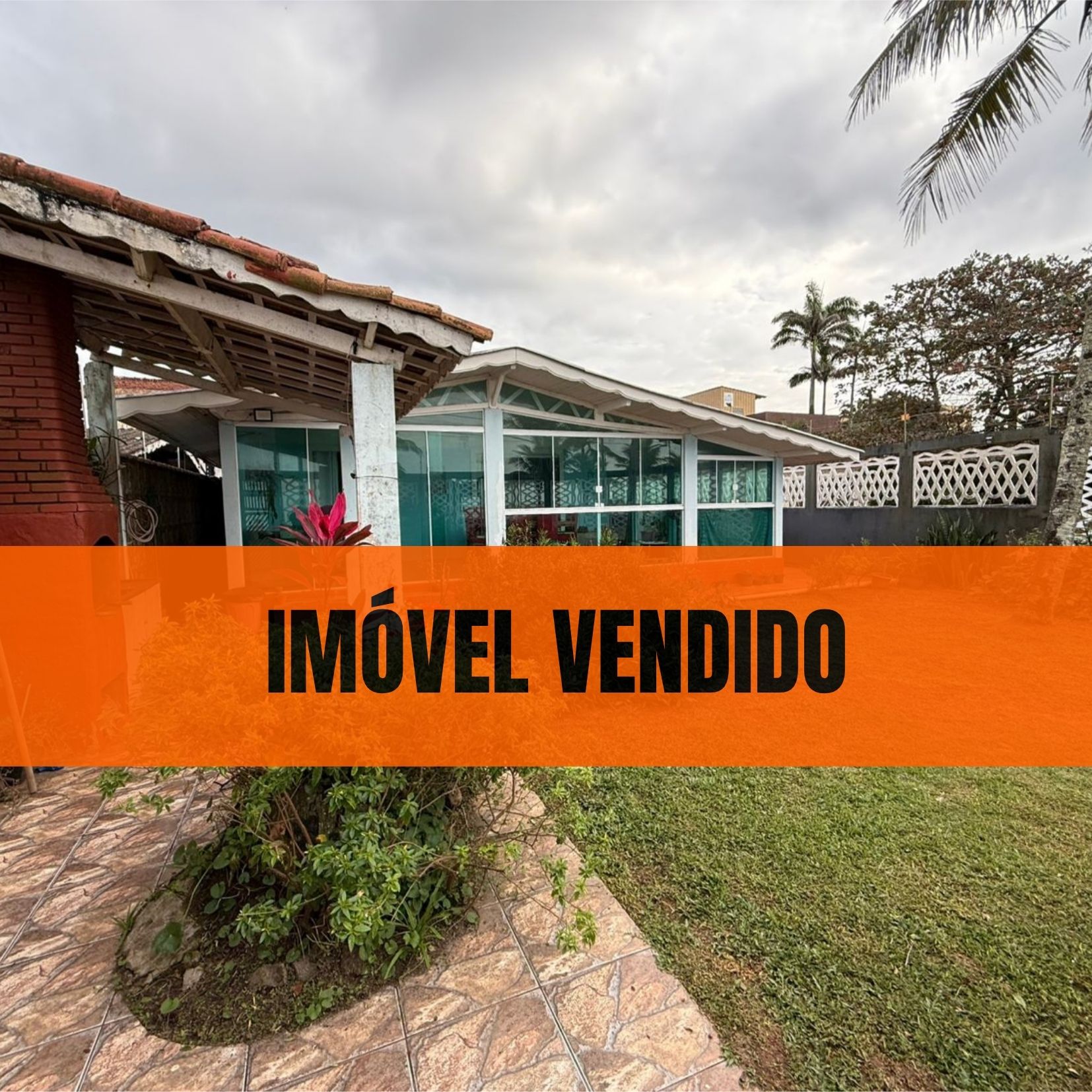CASA NO BAIRRO ITAOCA - MONGAGUÁ - LITORAL SUL DE SÃO PAULO - LADO PRAIA (FRENTE MAR)