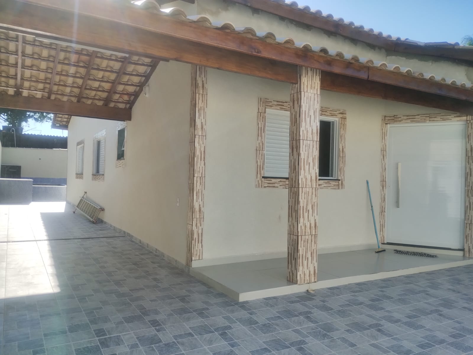 CASA NO JARDIM DAS PALMEIRAS - ITANHAÉM - LADO PRAIA