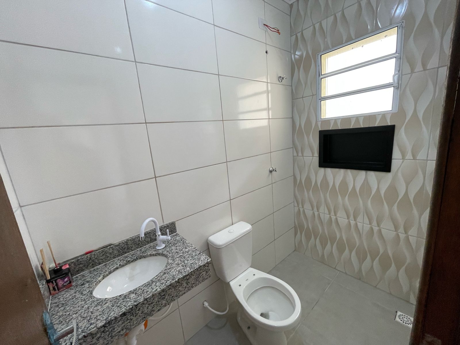 CASA NO BALNEÁRIO GAIVOTAS - ITANHAÉM / SÃO PAULO - LADO MORRO - 600 METROS DA PISTA - foto 10