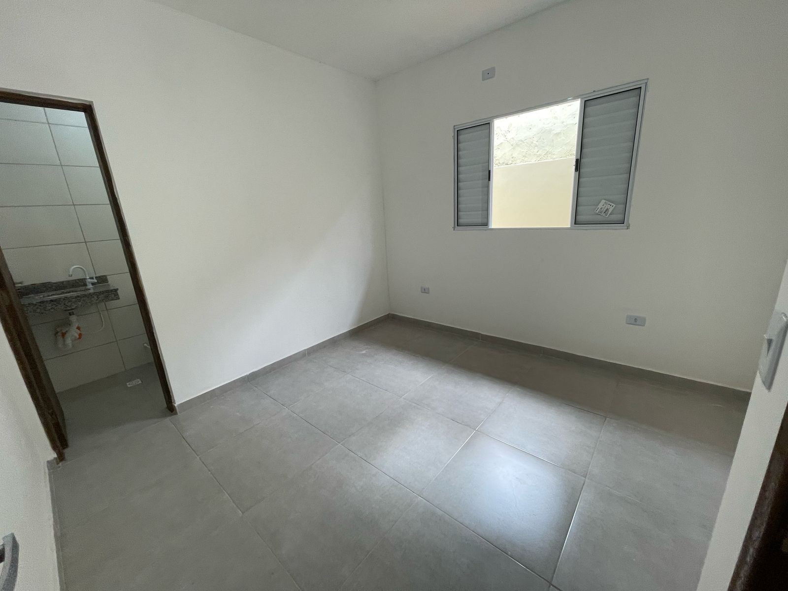 CASA NO BALNEÁRIO GAIVOTAS - ITANHAÉM / SÃO PAULO - LADO MORRO - 600 METROS DA PISTA - foto 13