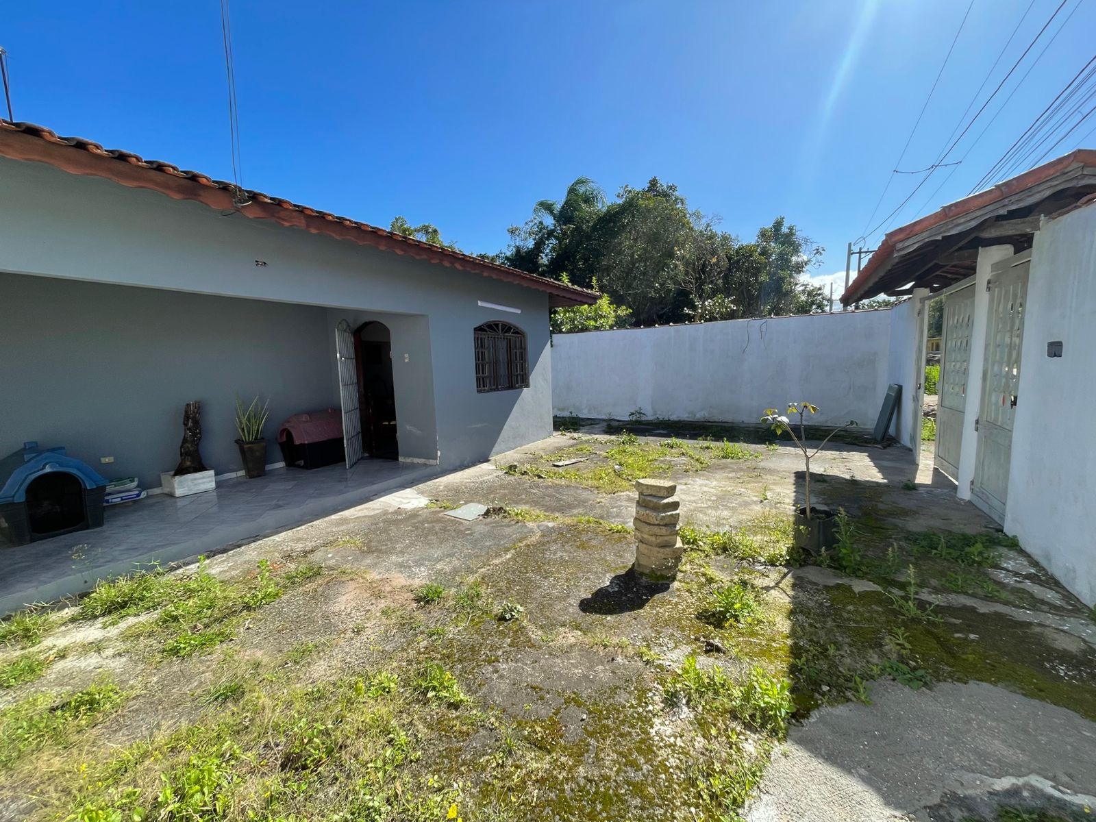 CASA NO RECANTO DOS IMIGRANTES - ITANHAÉM - LADO MORRO 80 METROS DA PISTA - foto 3