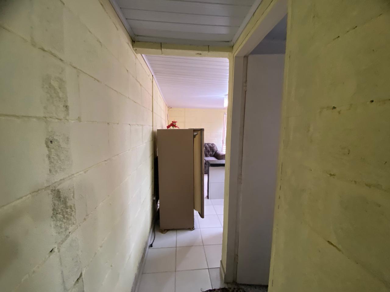 CASA NO BALNEÁRIO GAIVOTA / ITANHAÉM LADO MORRO - 700 METROS DA RODOVIA - foto 5