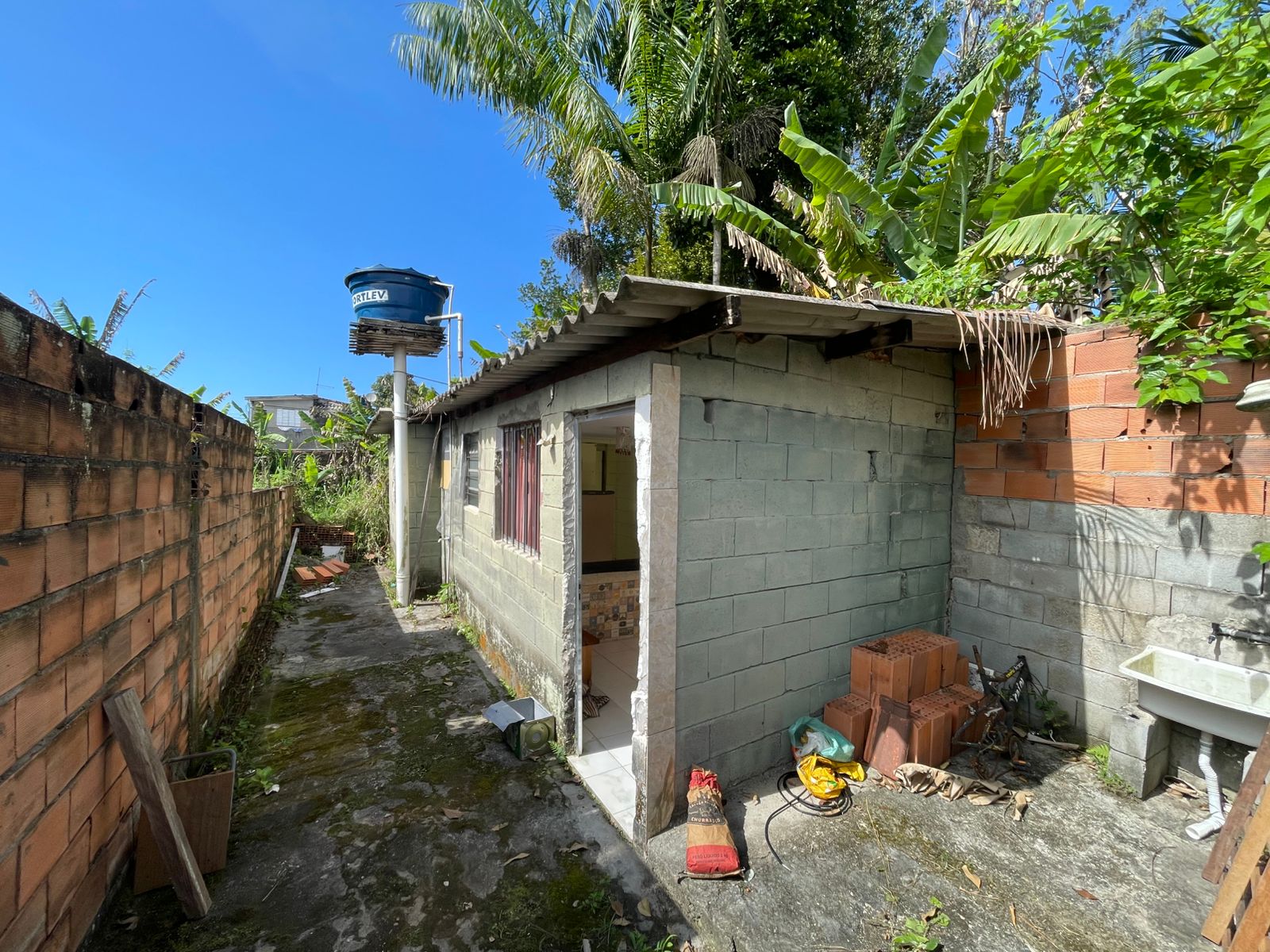 CASA NO BALNEÁRIO GAIVOTA / ITANHAÉM LADO MORRO - 700 METROS DA RODOVIA - foto 13