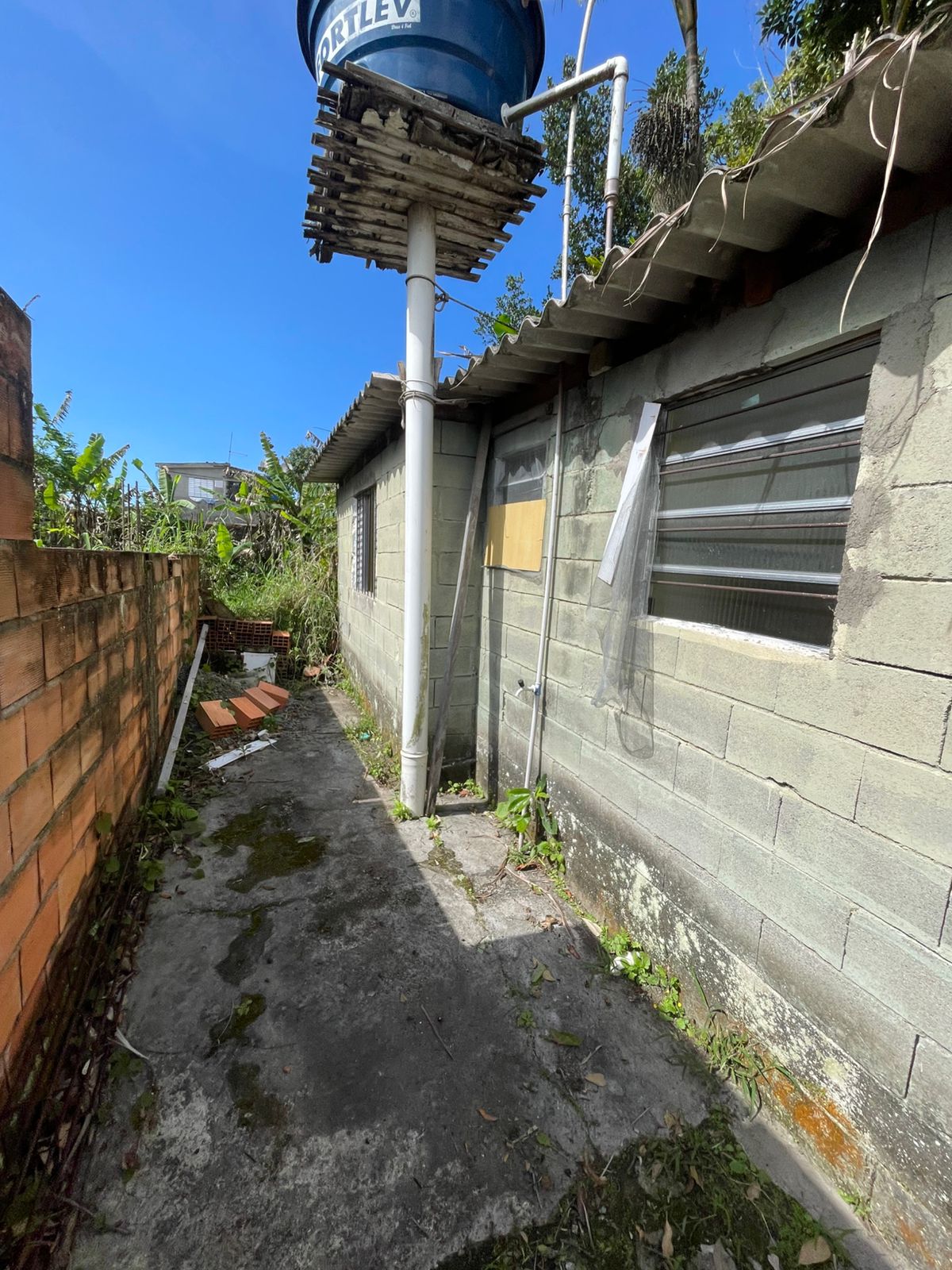 CASA NO BALNEÁRIO GAIVOTA / ITANHAÉM LADO MORRO - 700 METROS DA RODOVIA - foto 15