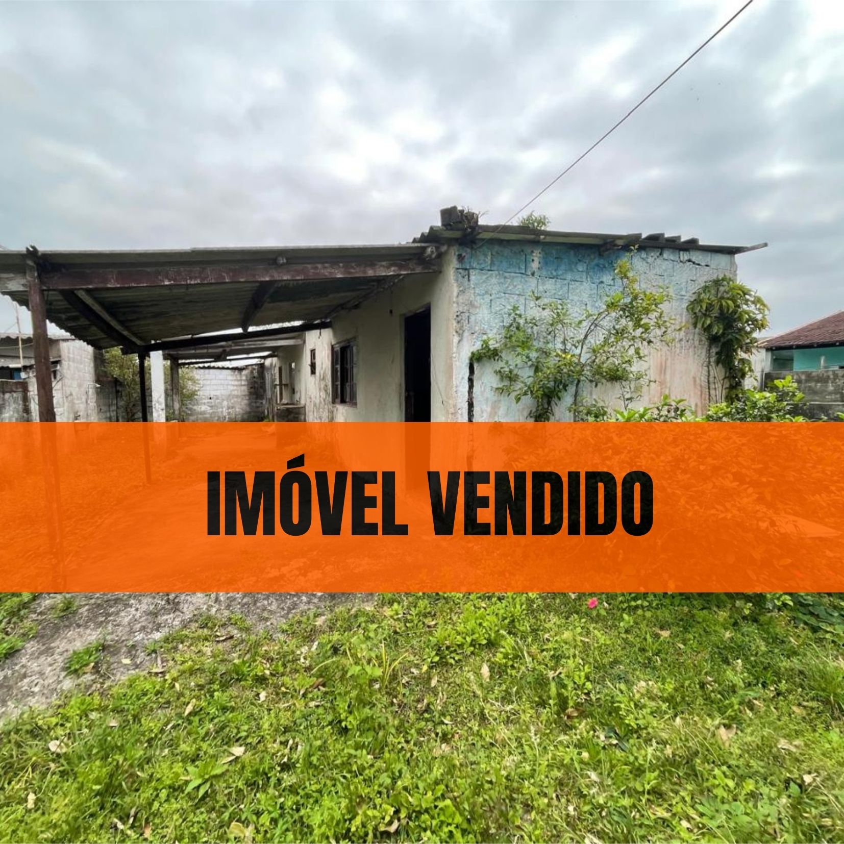 CASA NO BAIRRO SAN MARCUS - ITANHAÉM - LADO MORRO - 500 METROS DA PISTA