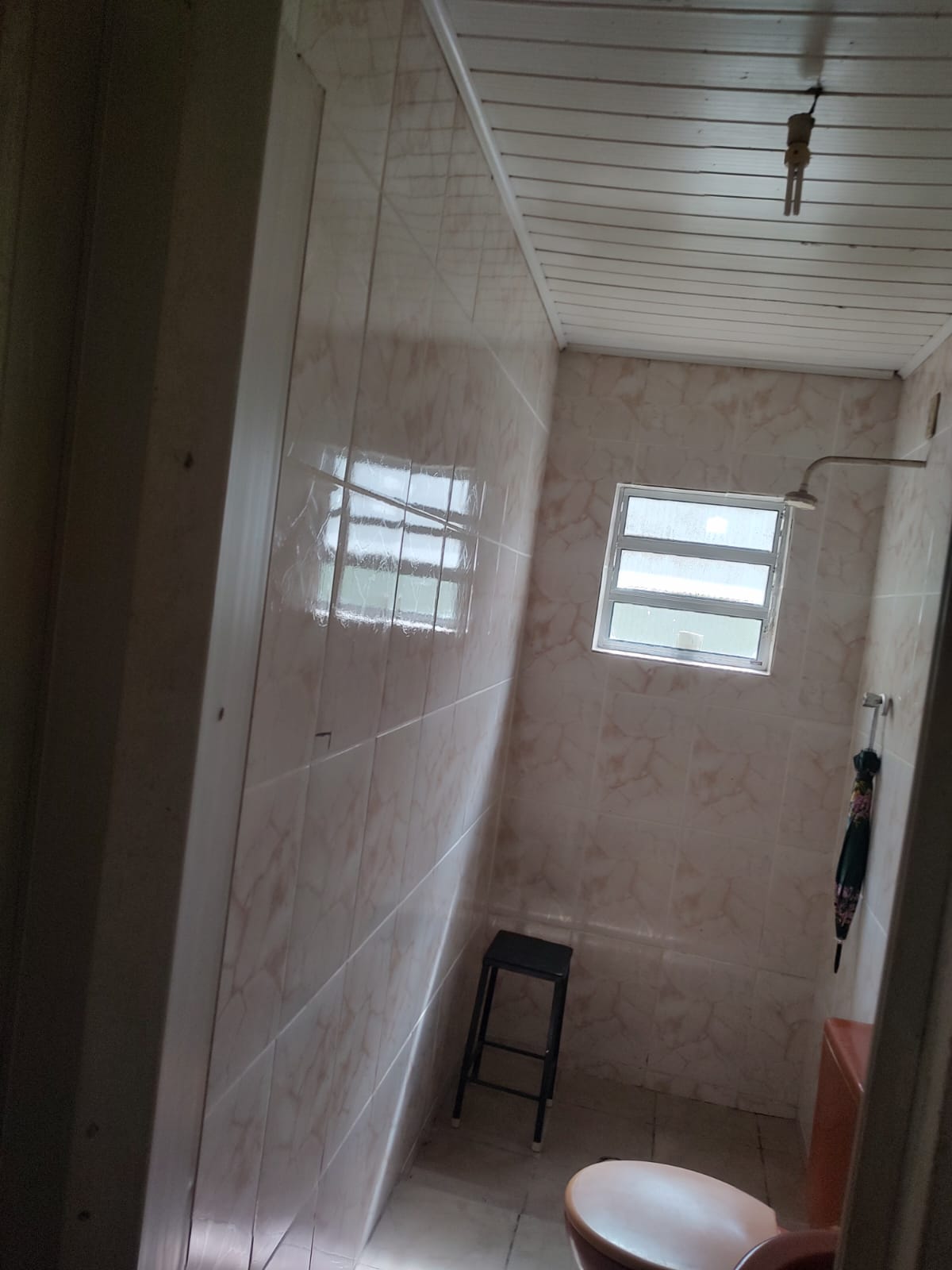 CASA NA ESTÂNCIA SÃO PEDRO - ITANHAÉM / SÃO PAULO - LADO MORRO - 30 METROS DA PISTA - foto 9