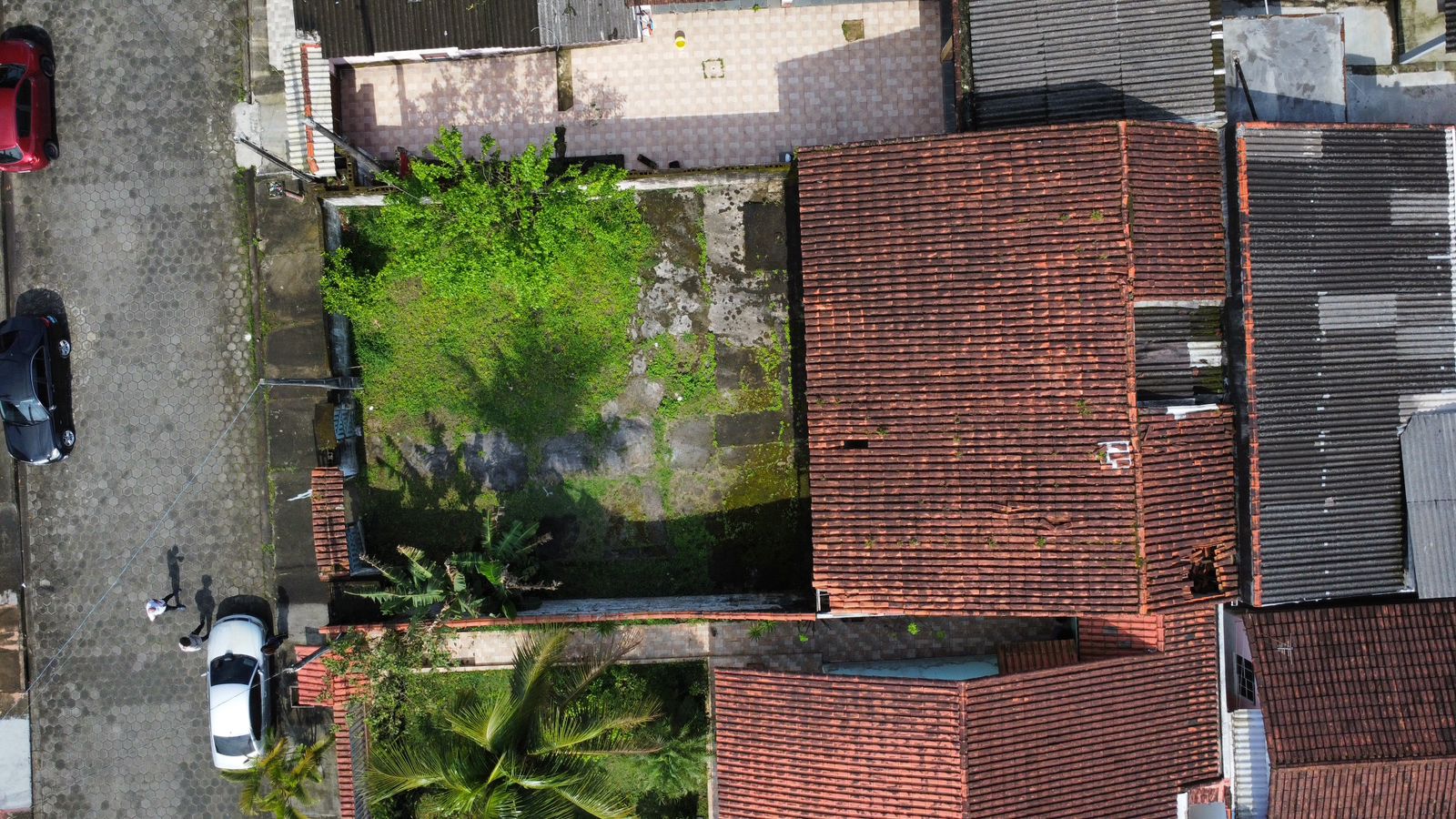 CASA NO JD. AMÉRICA - ITANHAÉM - LADO MORRO - 900 METROS DA PISTA - foto 9