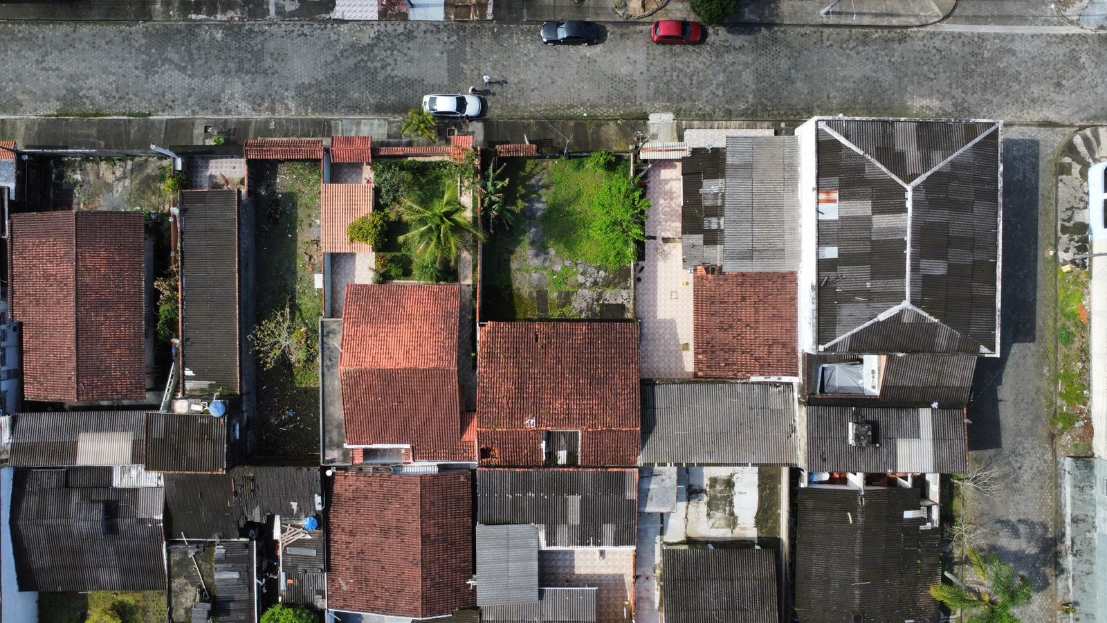 CASA NO JD. AMÉRICA - ITANHAÉM - LADO MORRO - 900 METROS DA PISTA - foto 15