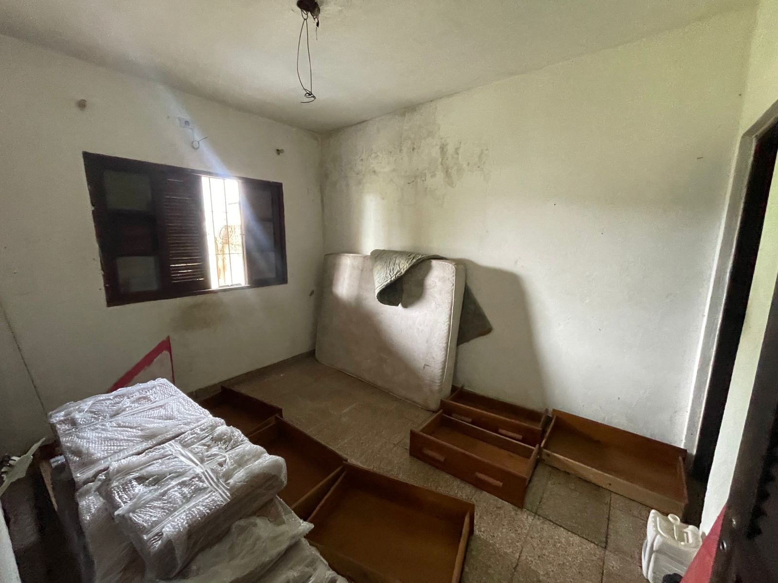 CASA NO JD. AMÉRICA - ITANHAÉM - LADO MORRO - 900 METROS DA PISTA - foto 16