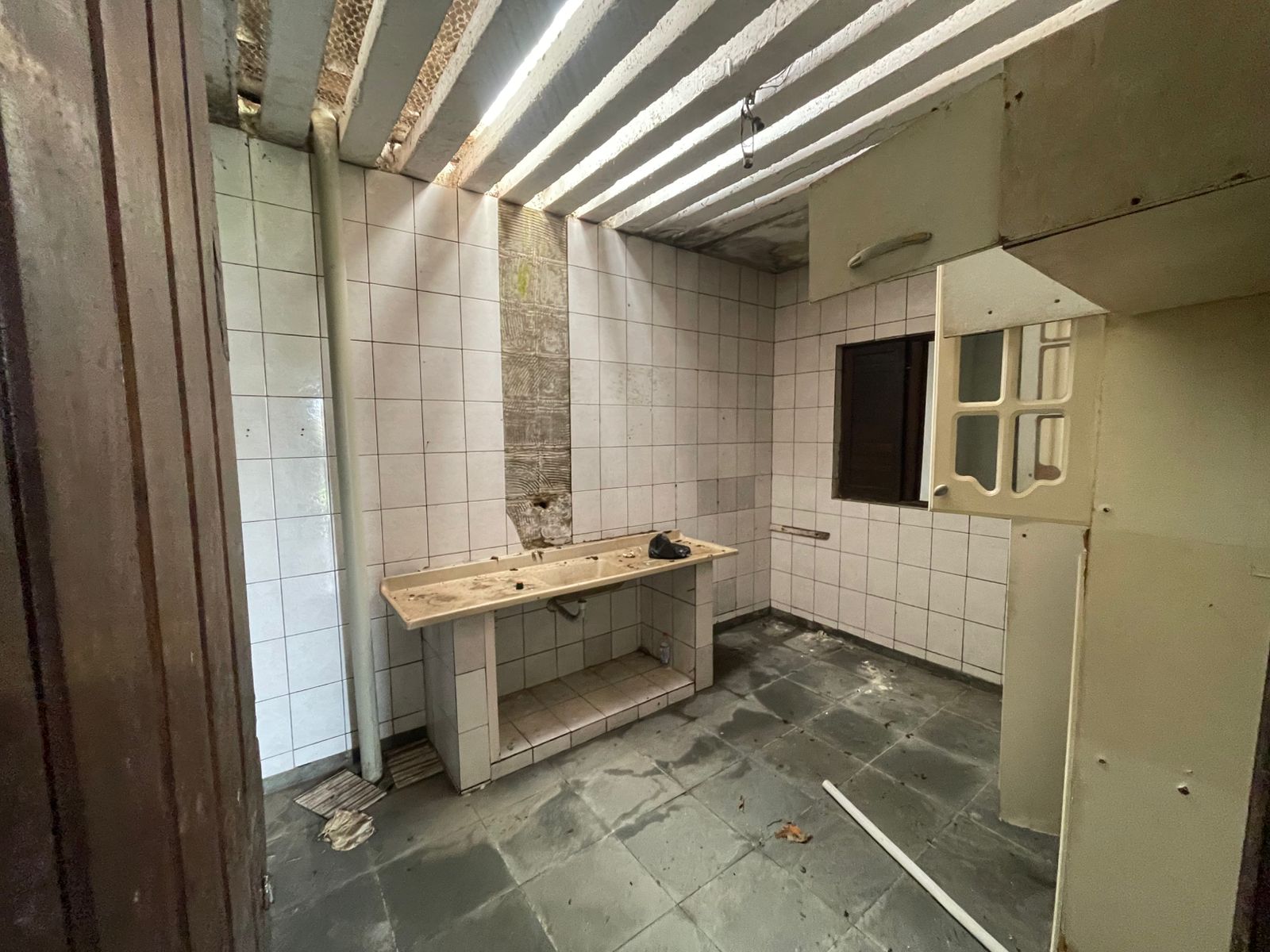 CASA NO JD. AMÉRICA - ITANHAÉM - LADO MORRO - 900 METROS DA PISTA - foto 17