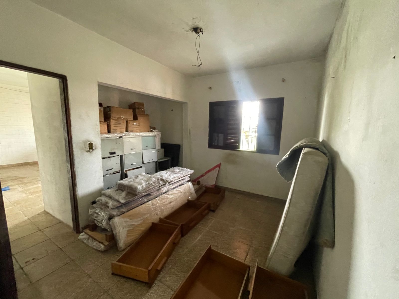 CASA NO JD. AMÉRICA - ITANHAÉM - LADO MORRO - 900 METROS DA PISTA - foto 21