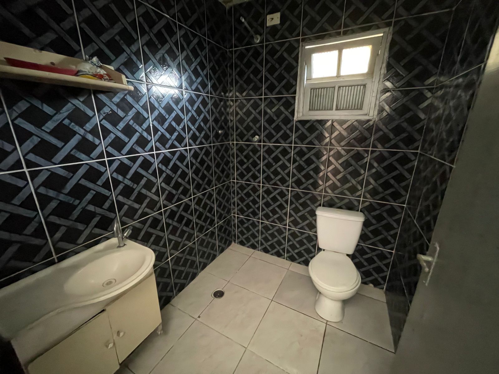 SALÃO COMERCIAL NO BALNEÁRIO GAIVOTA - ITANHAÉM - LADO PRAIA - 700 METROS DO MAR  - foto 3